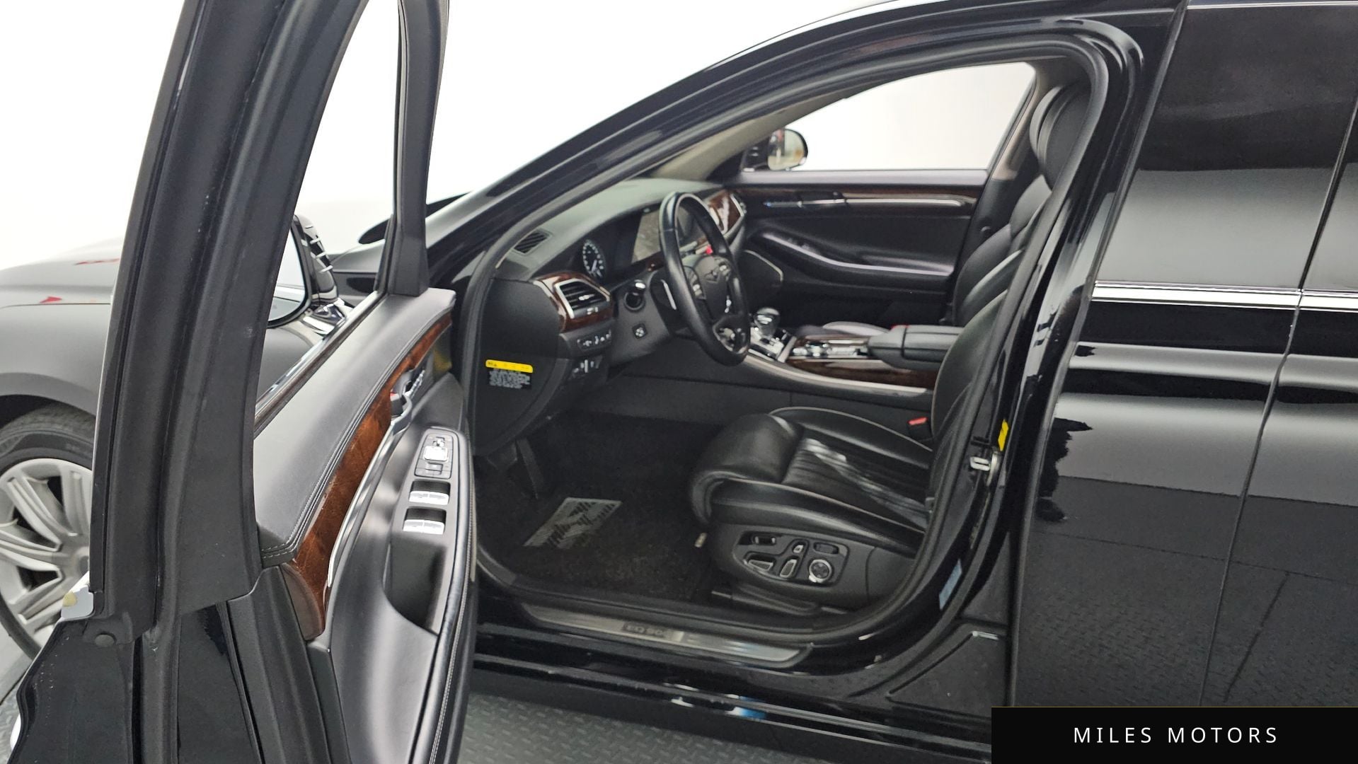 Genesis EQ900 2016 — миниатюра 10