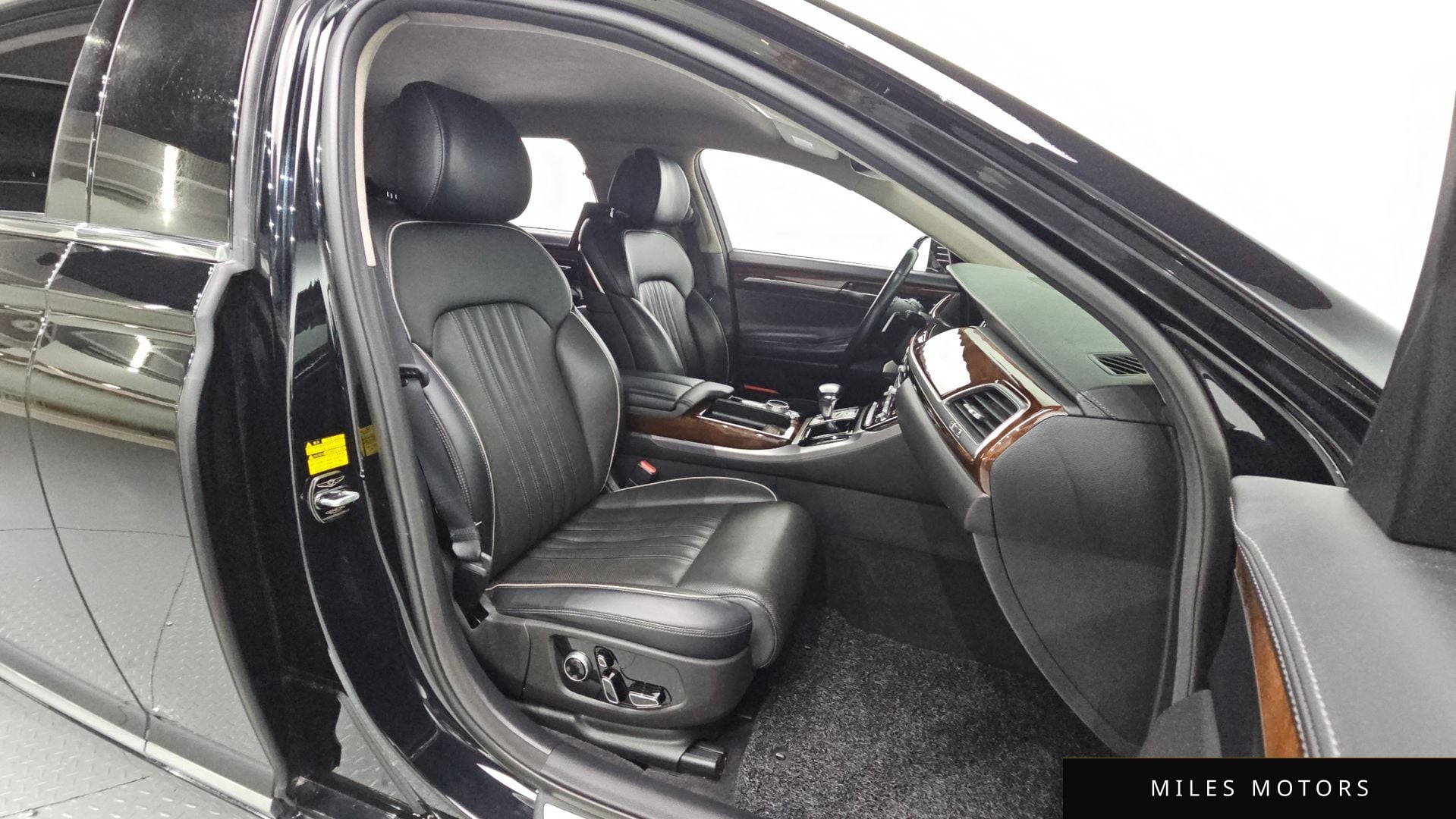 Genesis EQ900 2016 — миниатюра 11