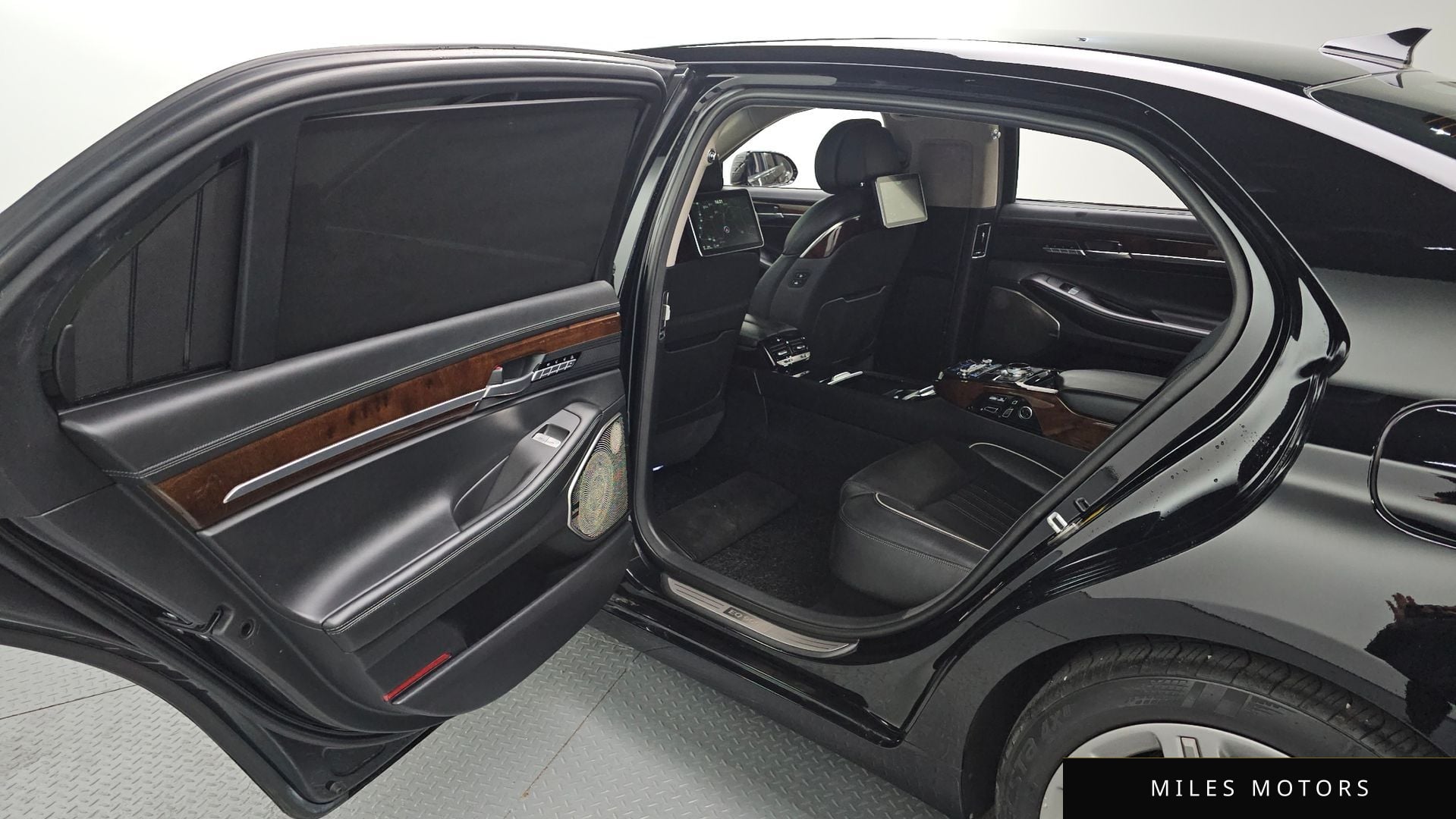Genesis EQ900 2016 — миниатюра 12
