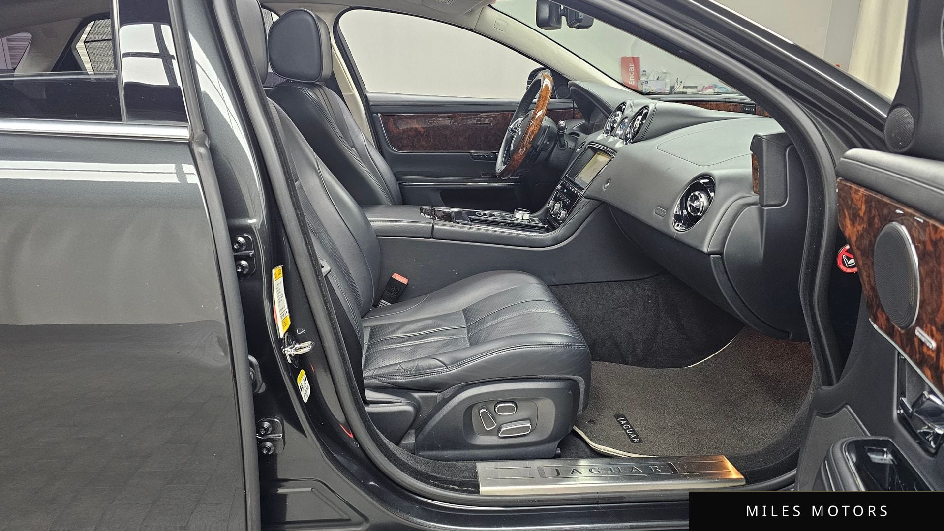 Jaguar All New XJ 2011 — миниатюра 11