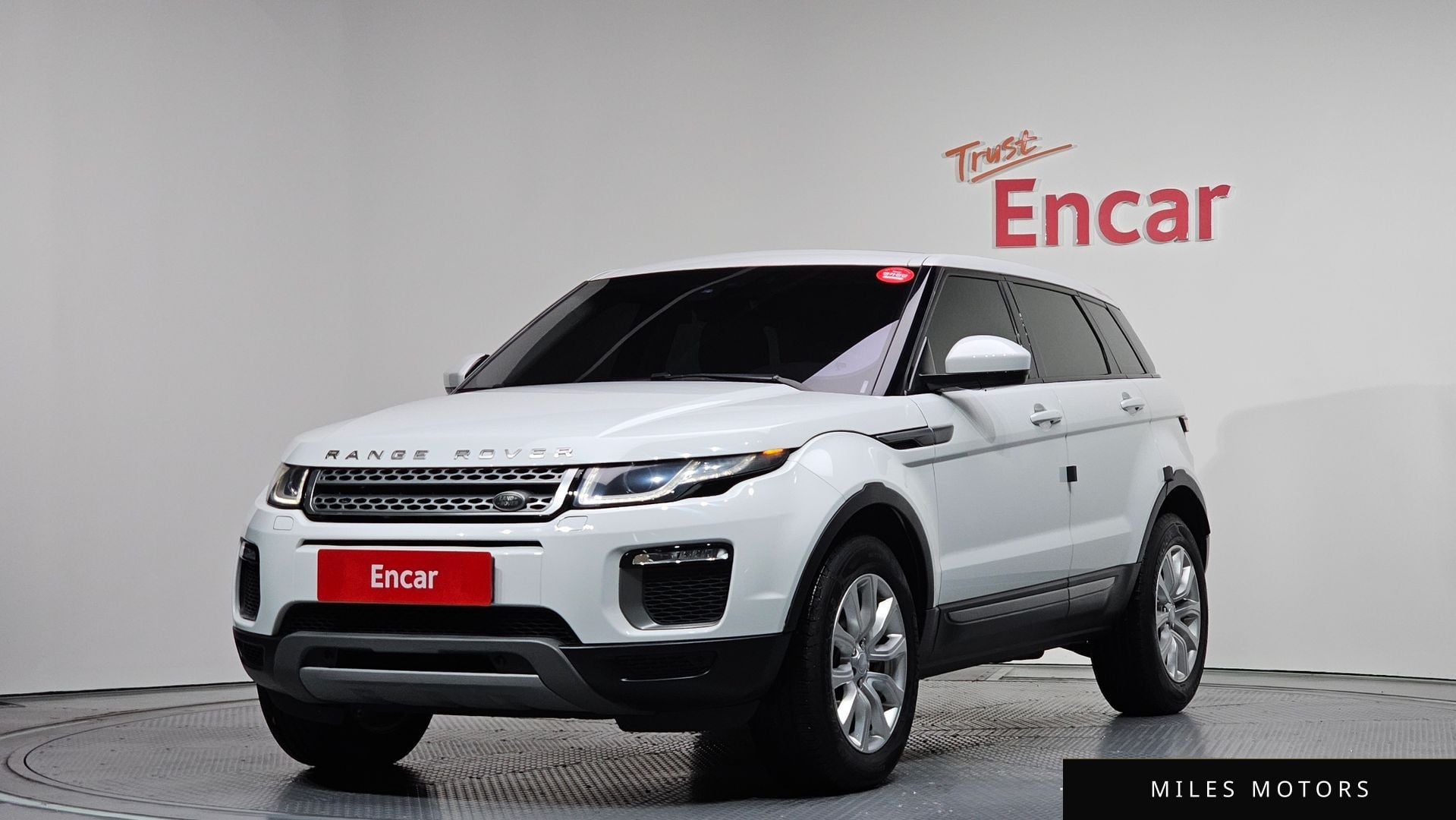 Land Rover Range Rover Evoque 2017 — фото 1 из 12
