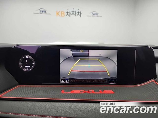 Лексус UX250h 2020 — миниатюра 19