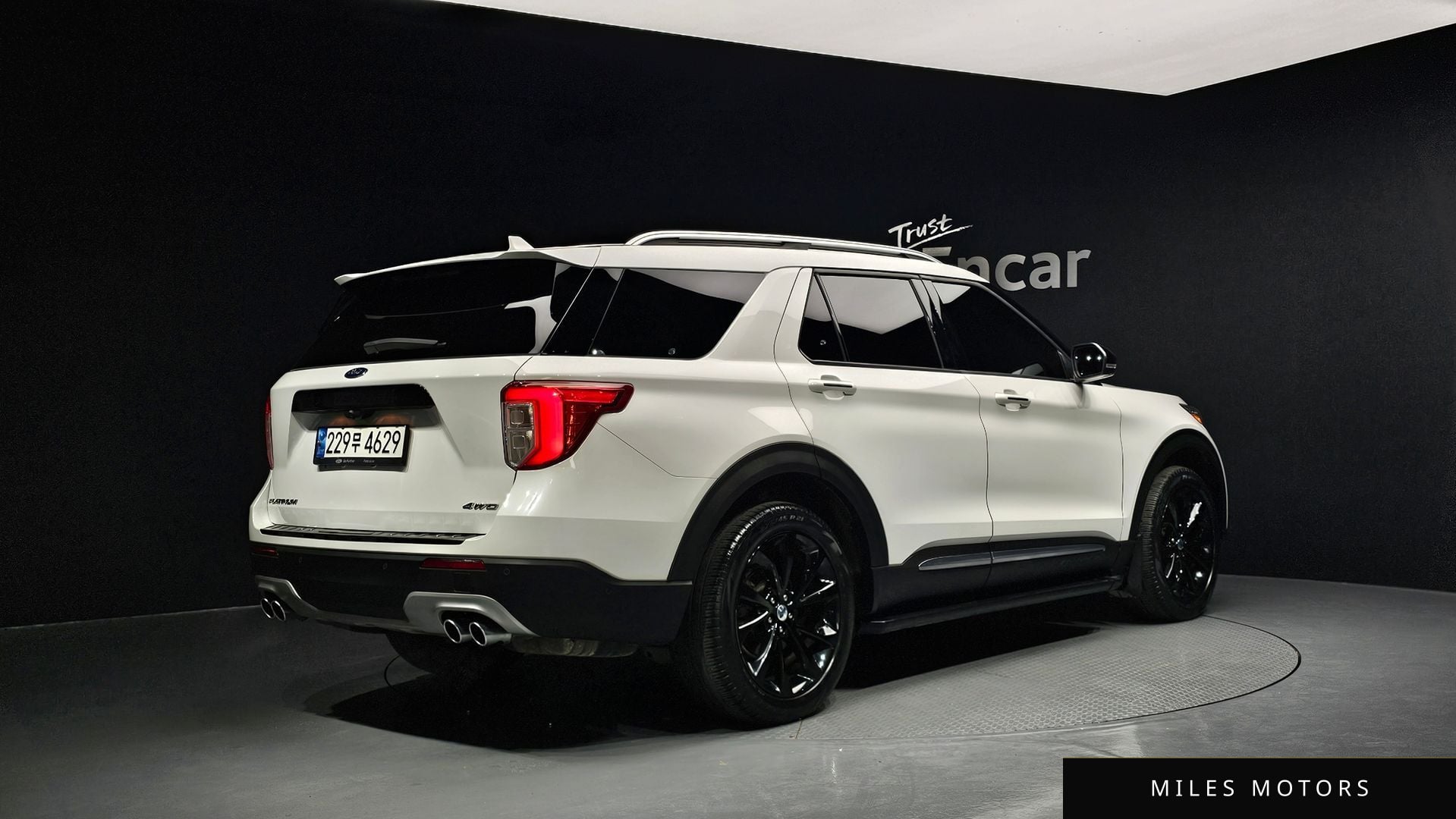 Ford Explorer 2021 — миниатюра 2