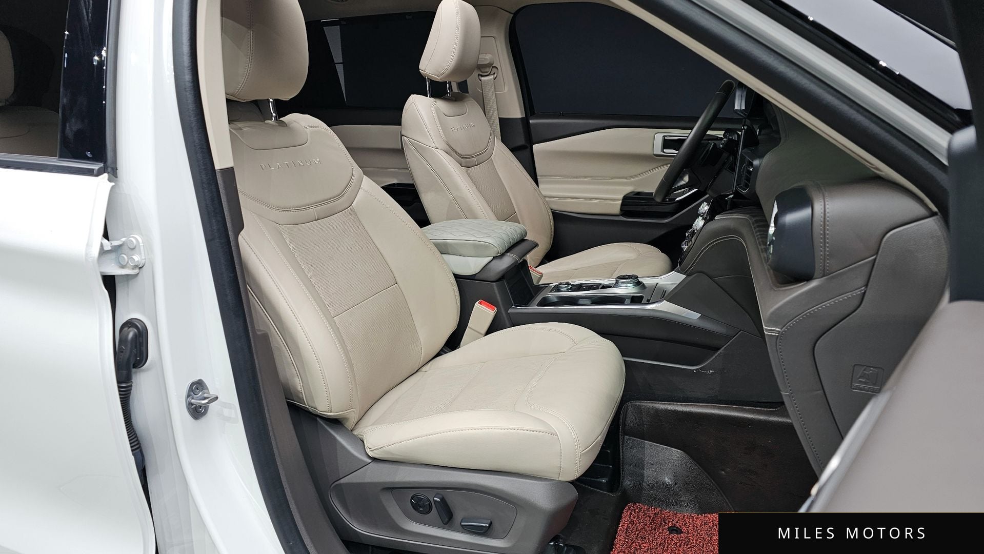 Ford Explorer 2021 — миниатюра 10
