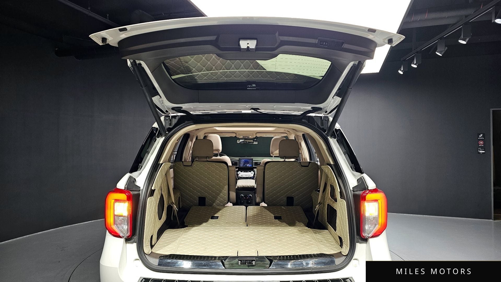 Ford Explorer 2021 — миниатюра 20