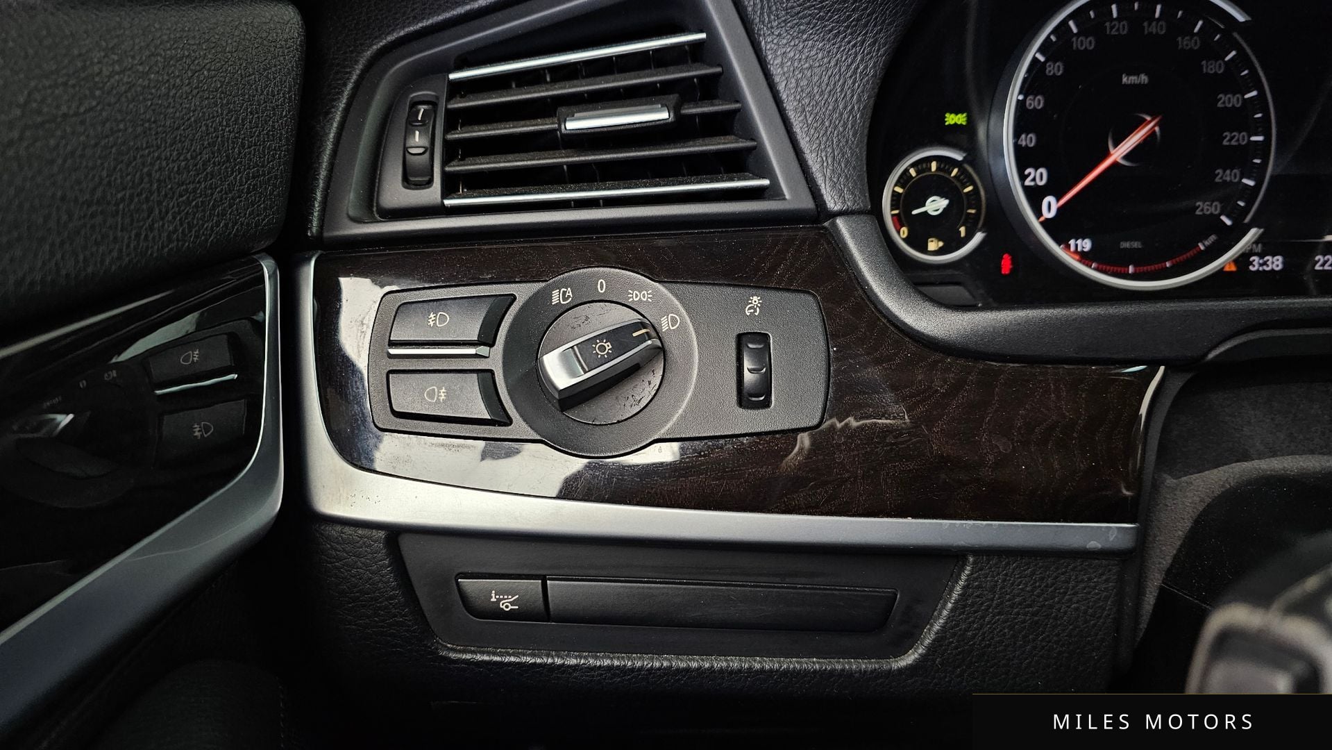 BMW 5 Series (F10) 2013 — миниатюра 17