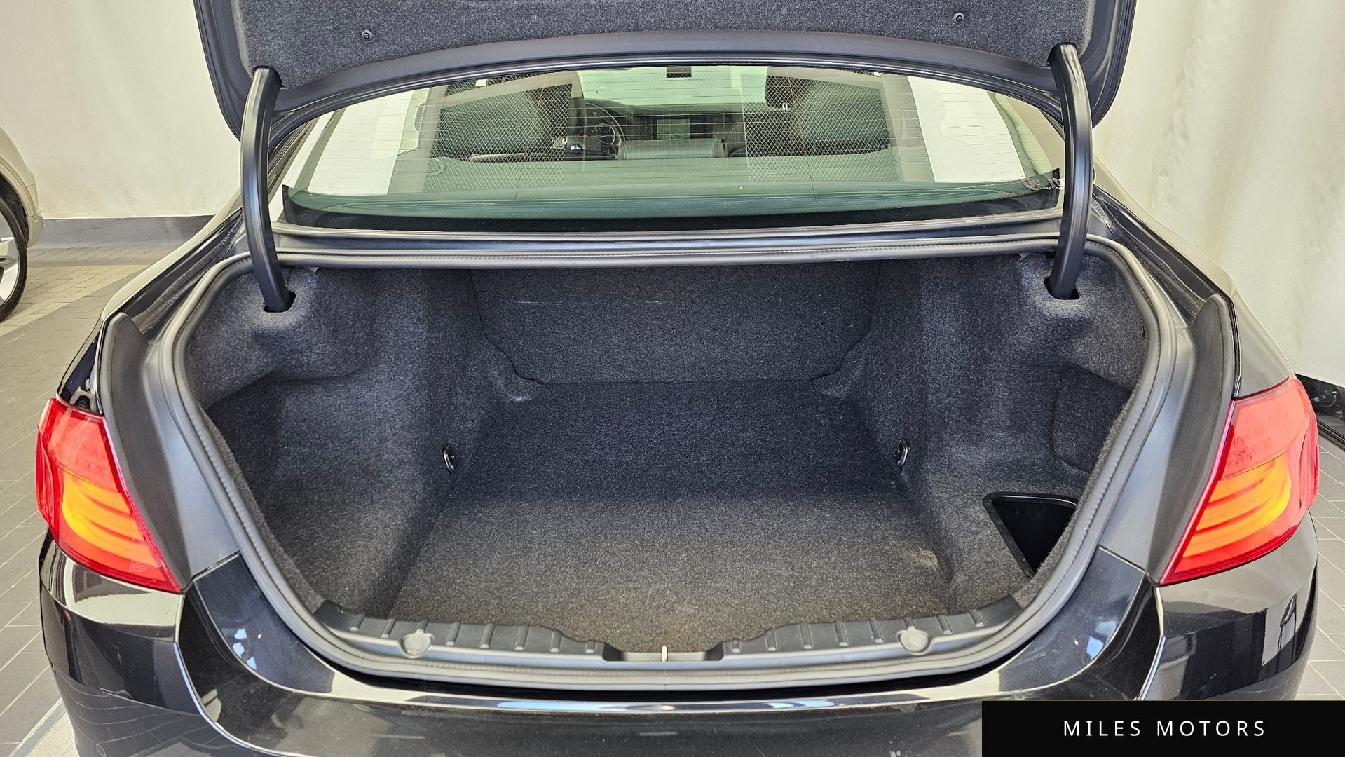 BMW 5 Series (F10) 2013 — миниатюра 20