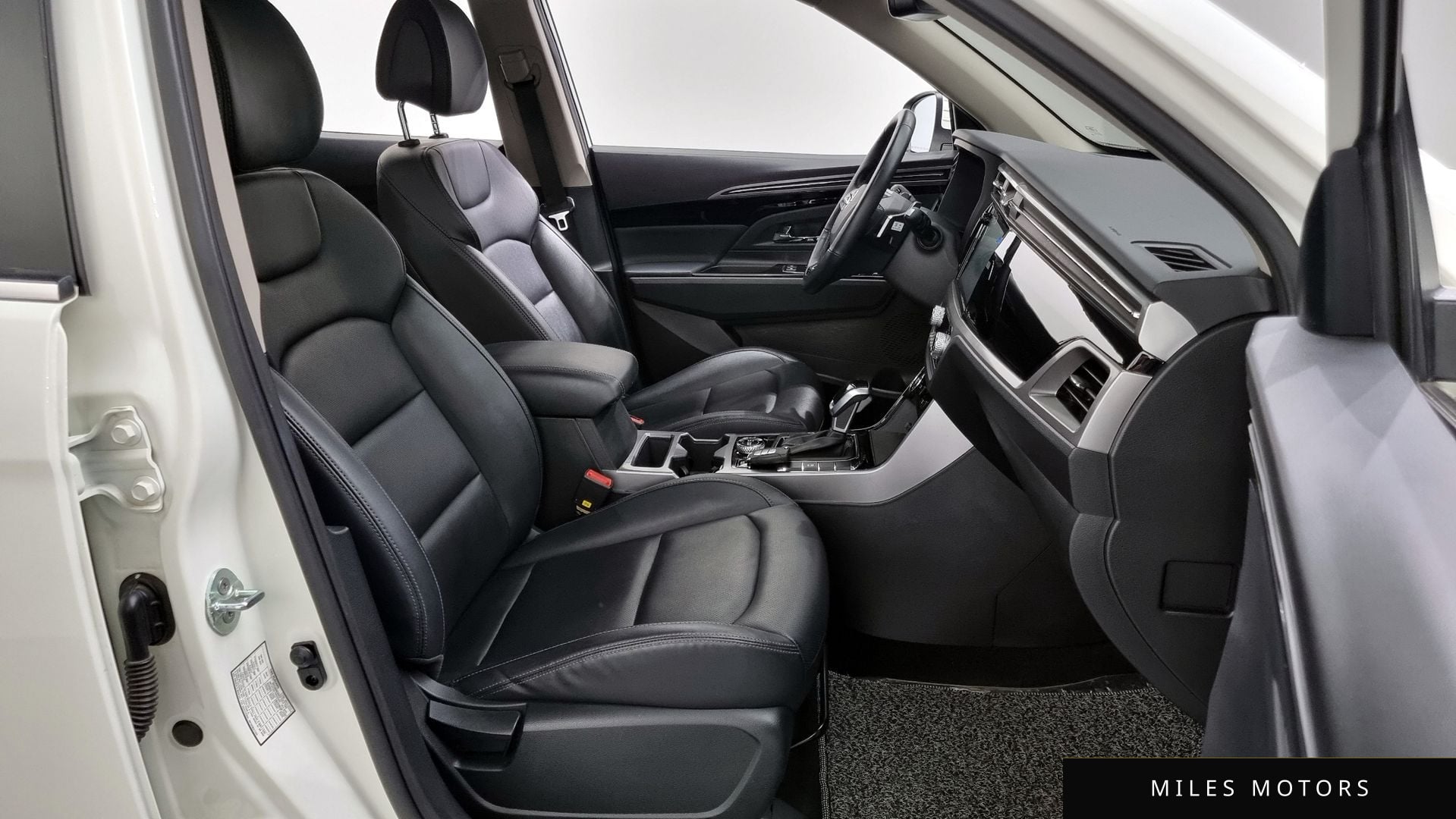 KG Mobility Beautiful Korando 2022 — миниатюра 11