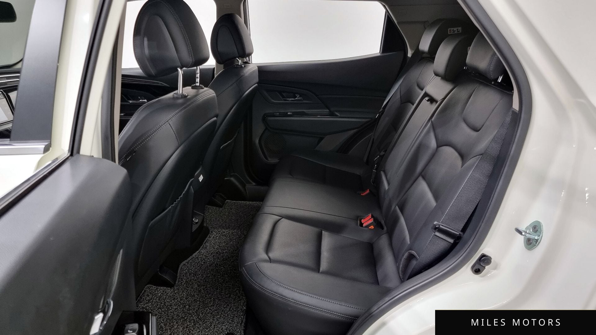 KG Mobility Beautiful Korando 2022 — миниатюра 12