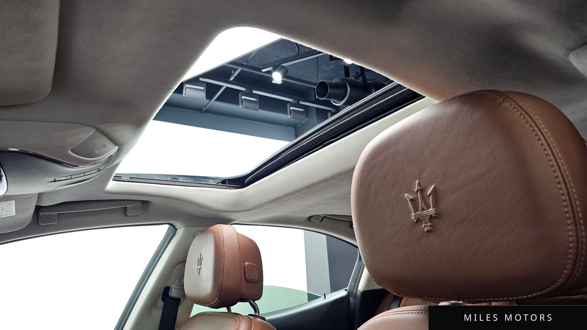 Maserati 기블리 2015 — миниатюра 16