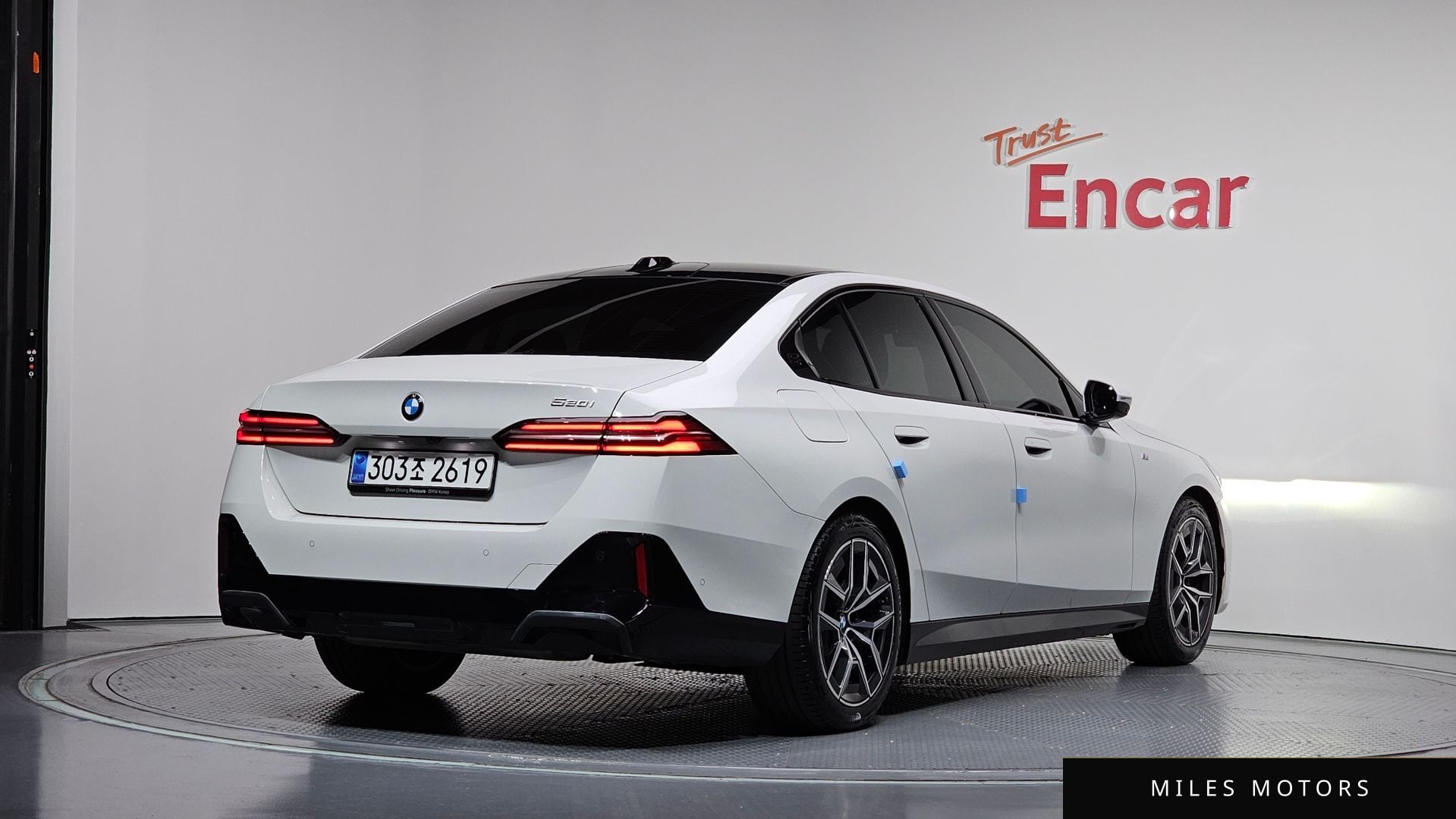BMW 5 Series (G60) 2025 — миниатюра 2