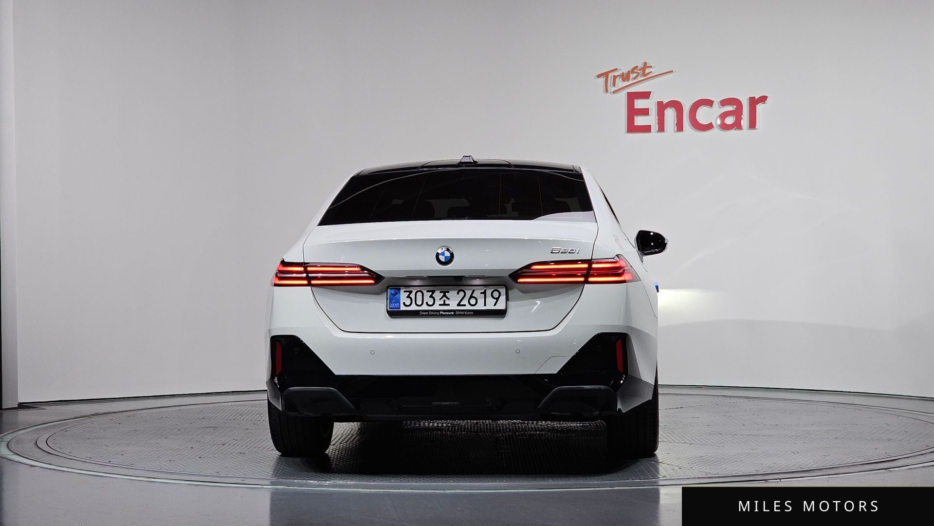 BMW 5 Series (G60) 2025 — миниатюра 4