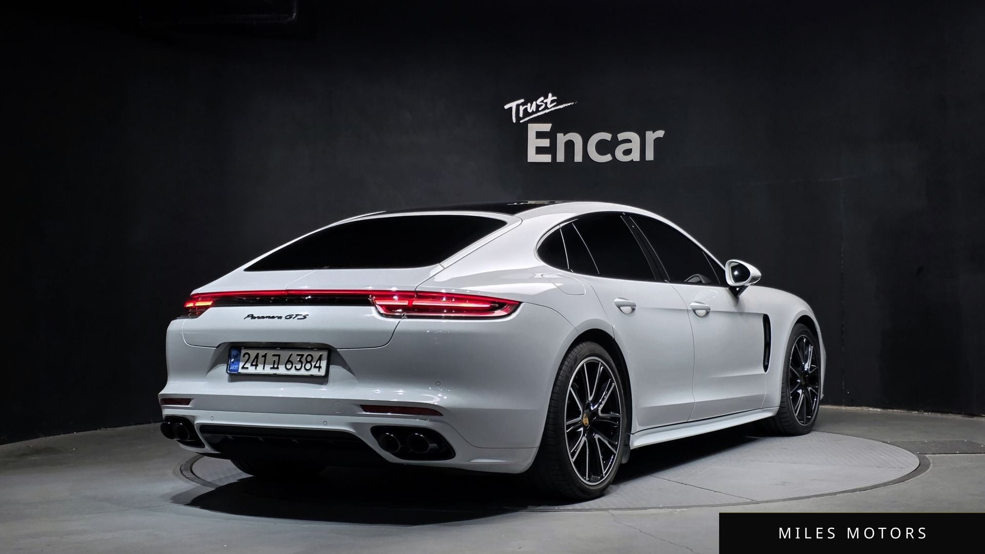 Porsche Panamera 2019 — миниатюра 2