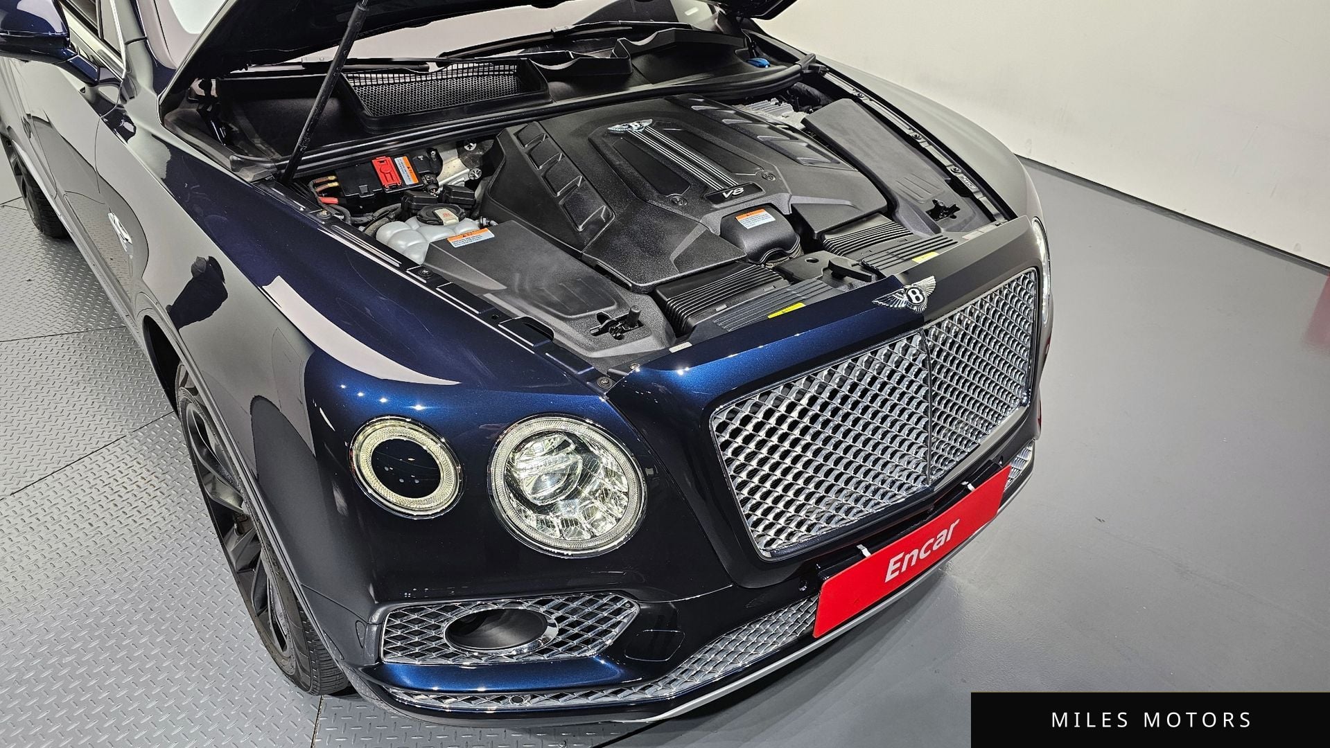 Bentley Bentayga 2020 — миниатюра 6
