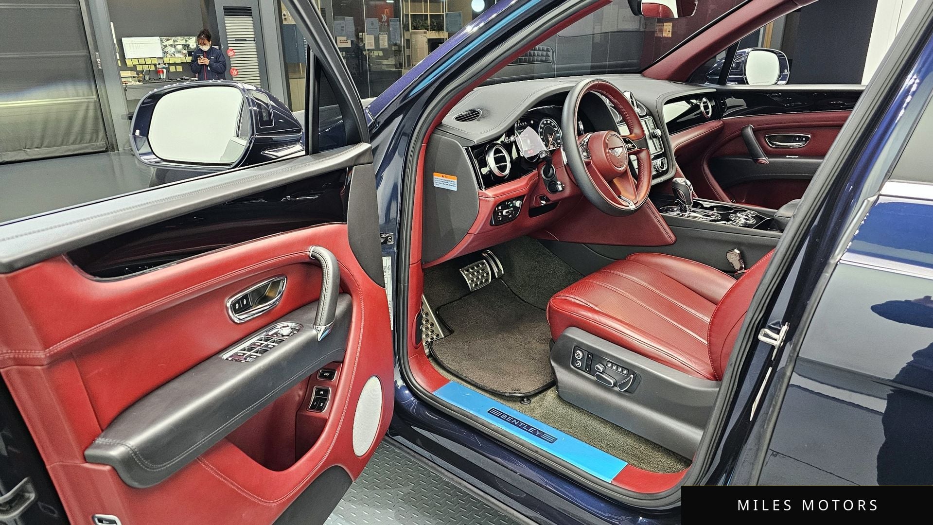 Bentley Bentayga 2020 — миниатюра 11