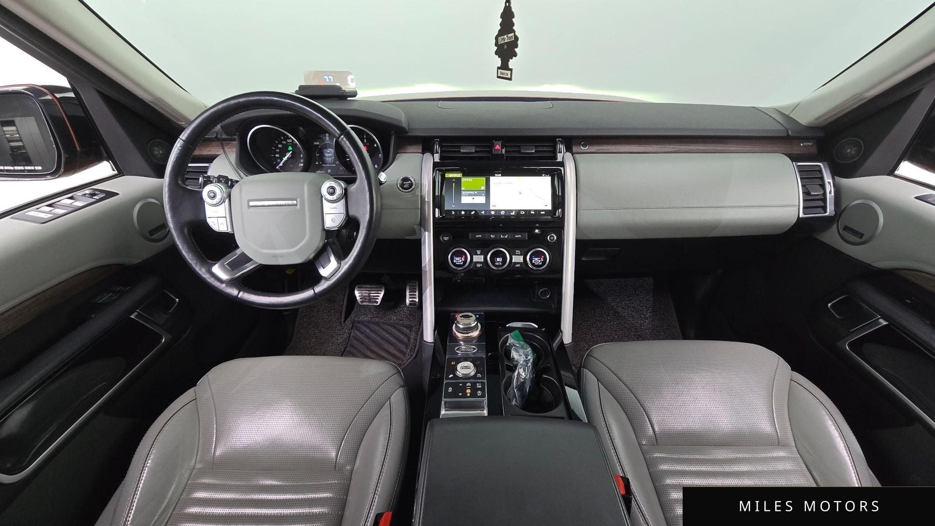 Land Rover Discovery 2017 — миниатюра 7