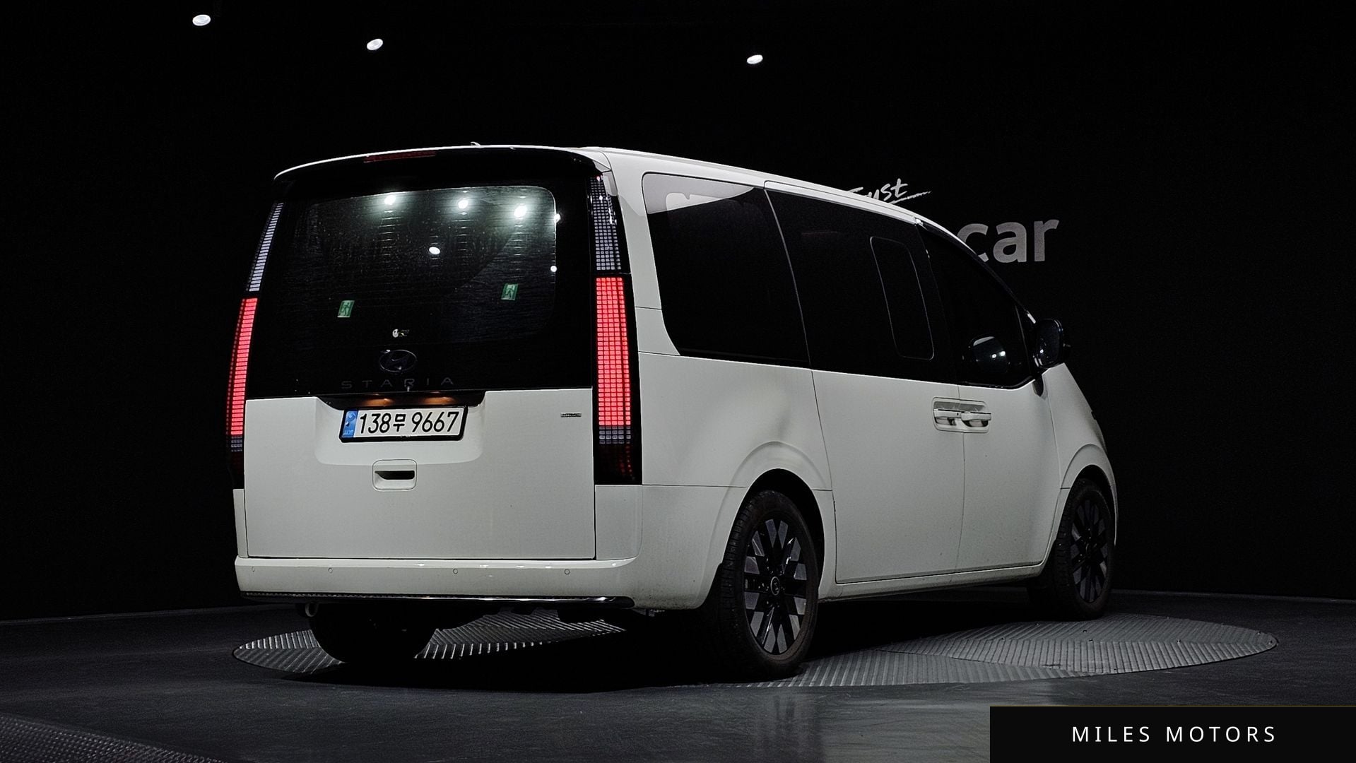 Hyundai Staria 2025 — миниатюра 2