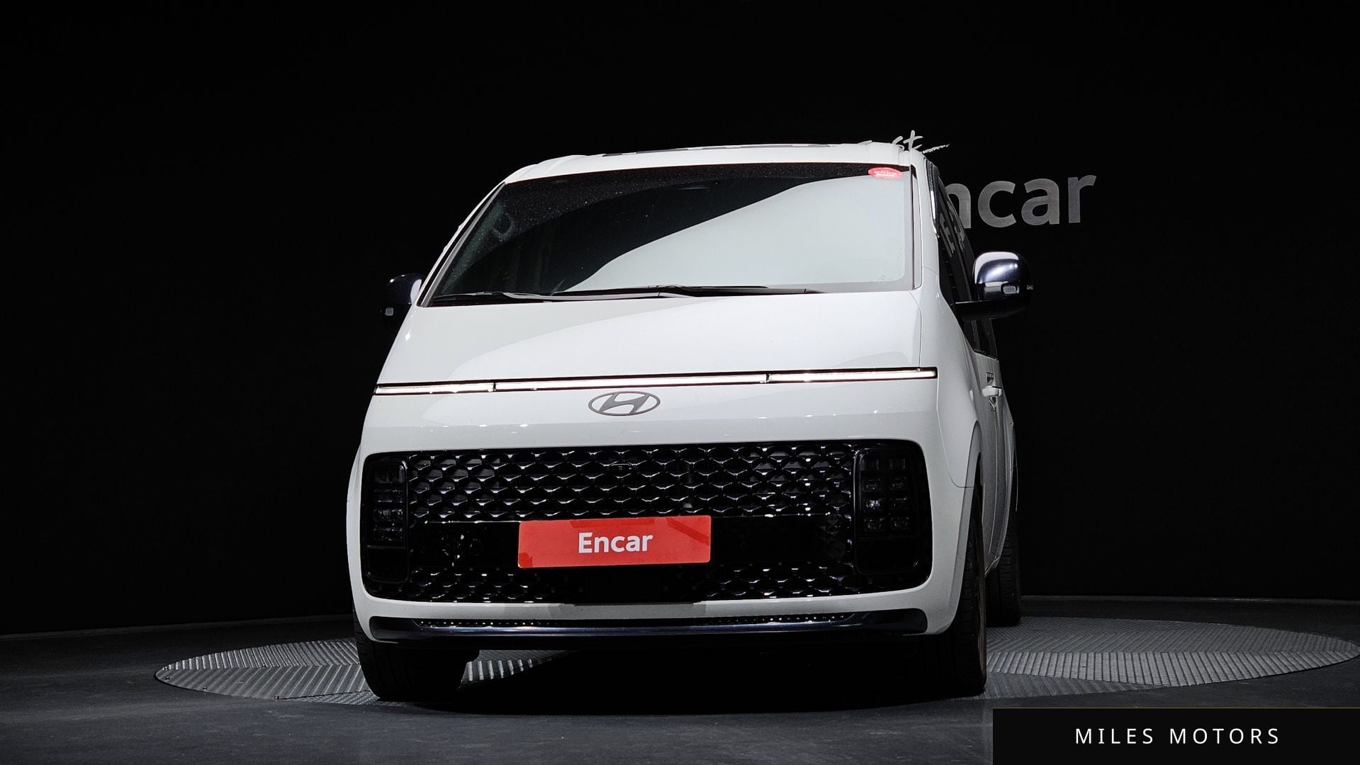 Hyundai Staria 2025 — миниатюра 3