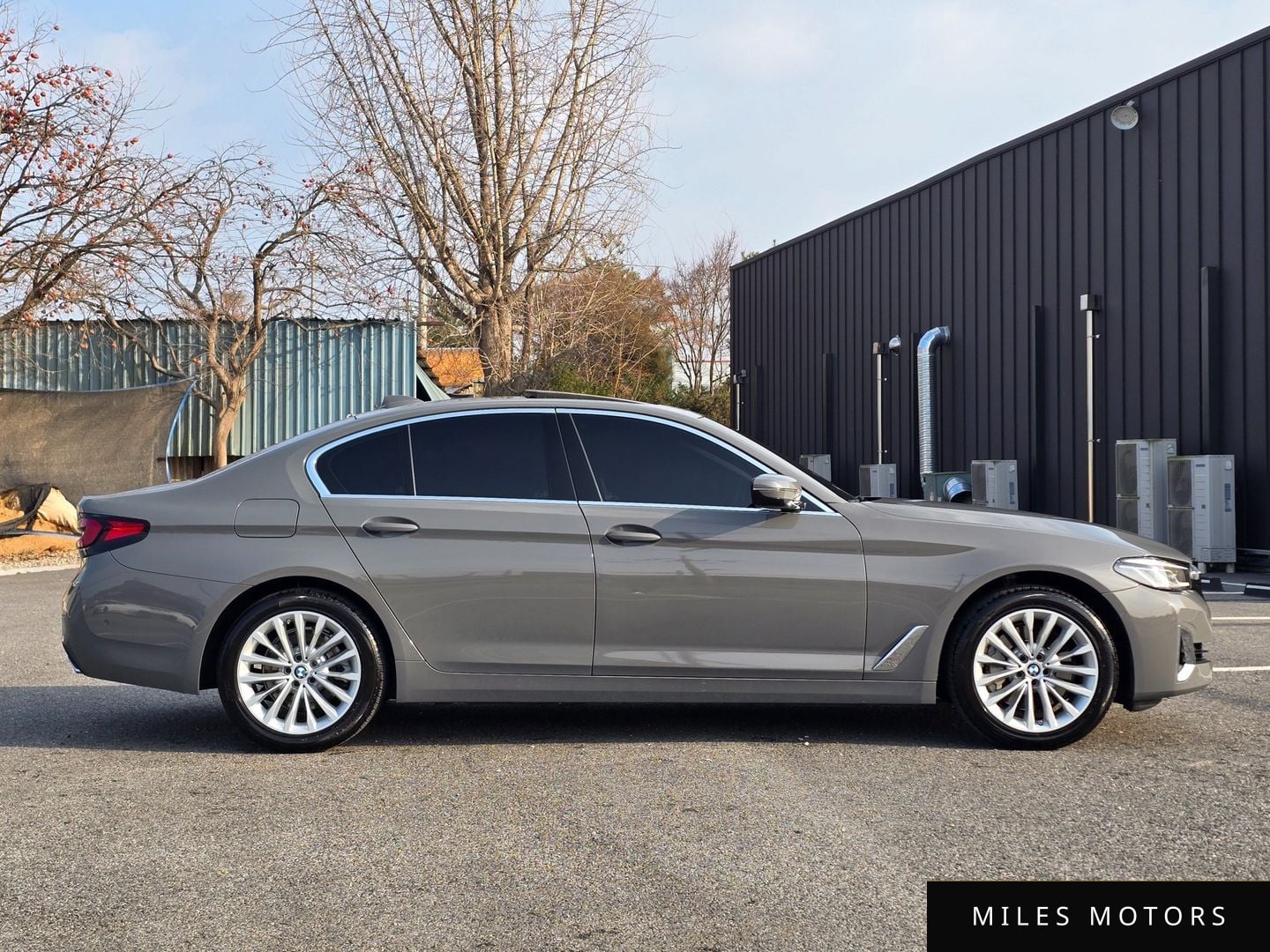 BMW 5 Series (G30) 2022 — миниатюра 4