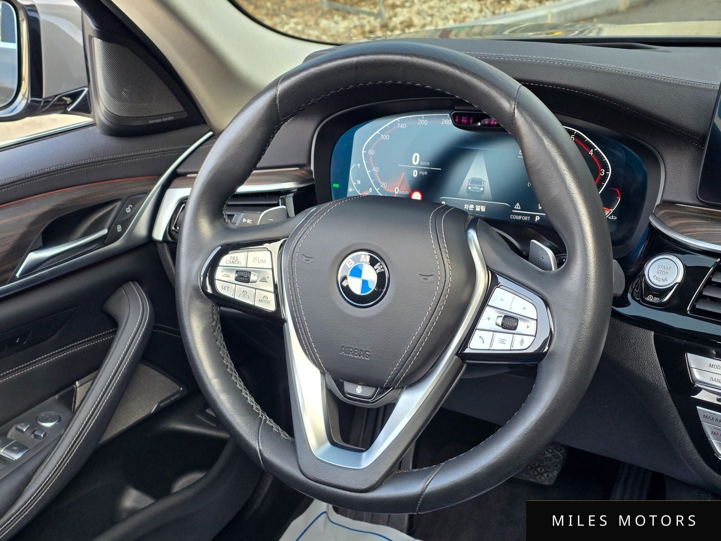 BMW 5 Series (G30) 2022 — миниатюра 10