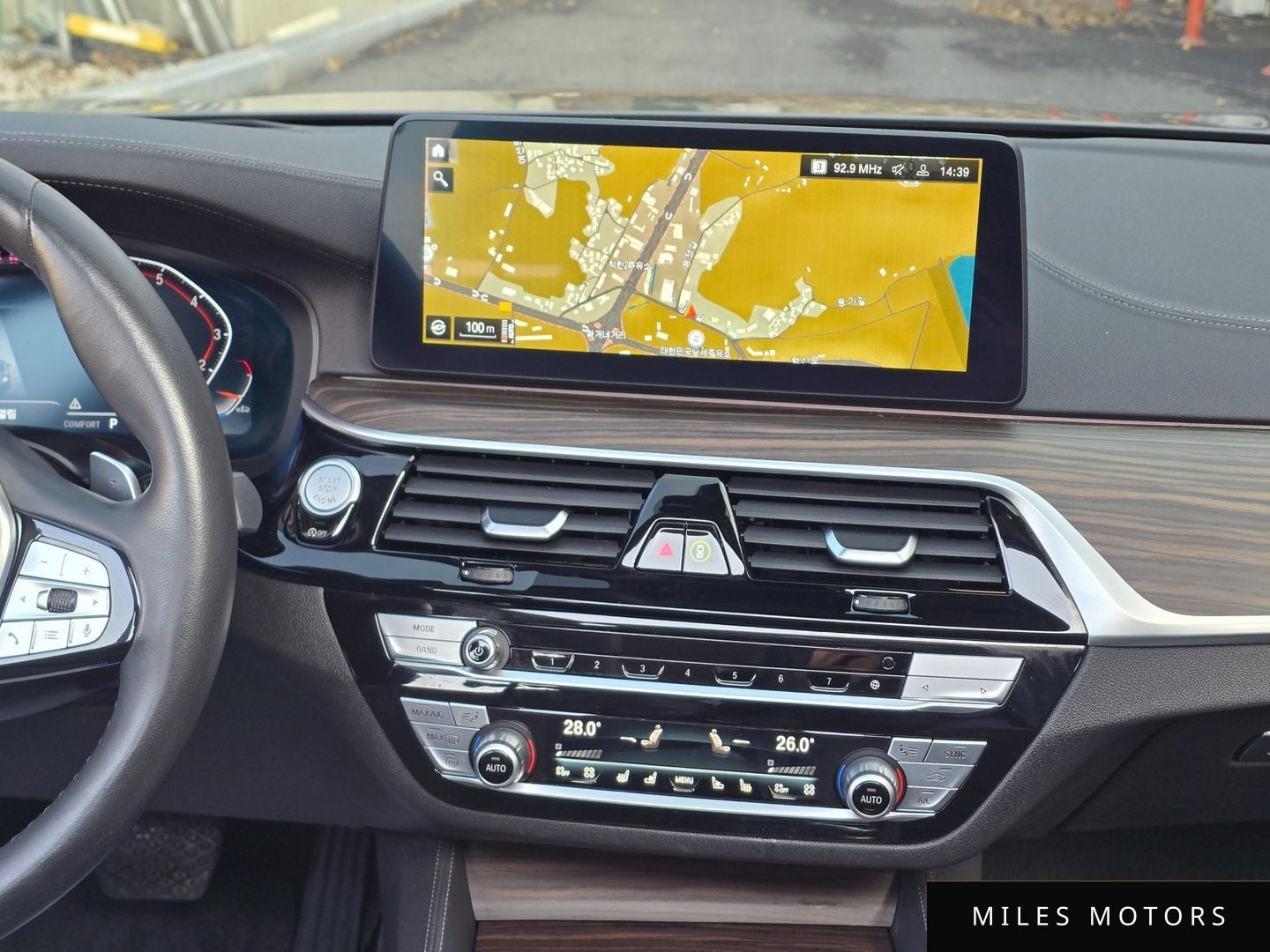 BMW 5 Series (G30) 2022 — миниатюра 11