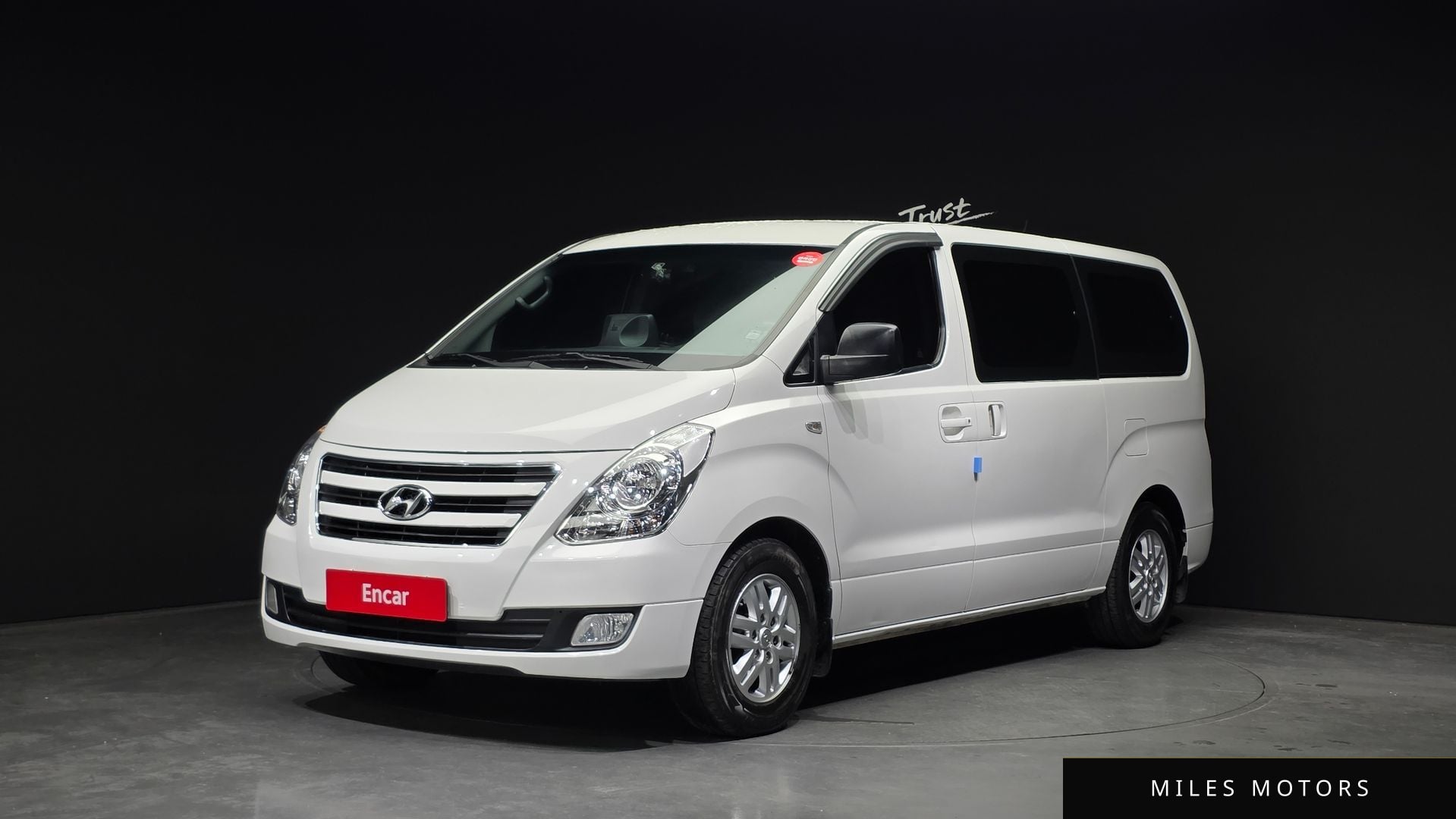 Hyundai Starex 2017 — фото 1 из 12