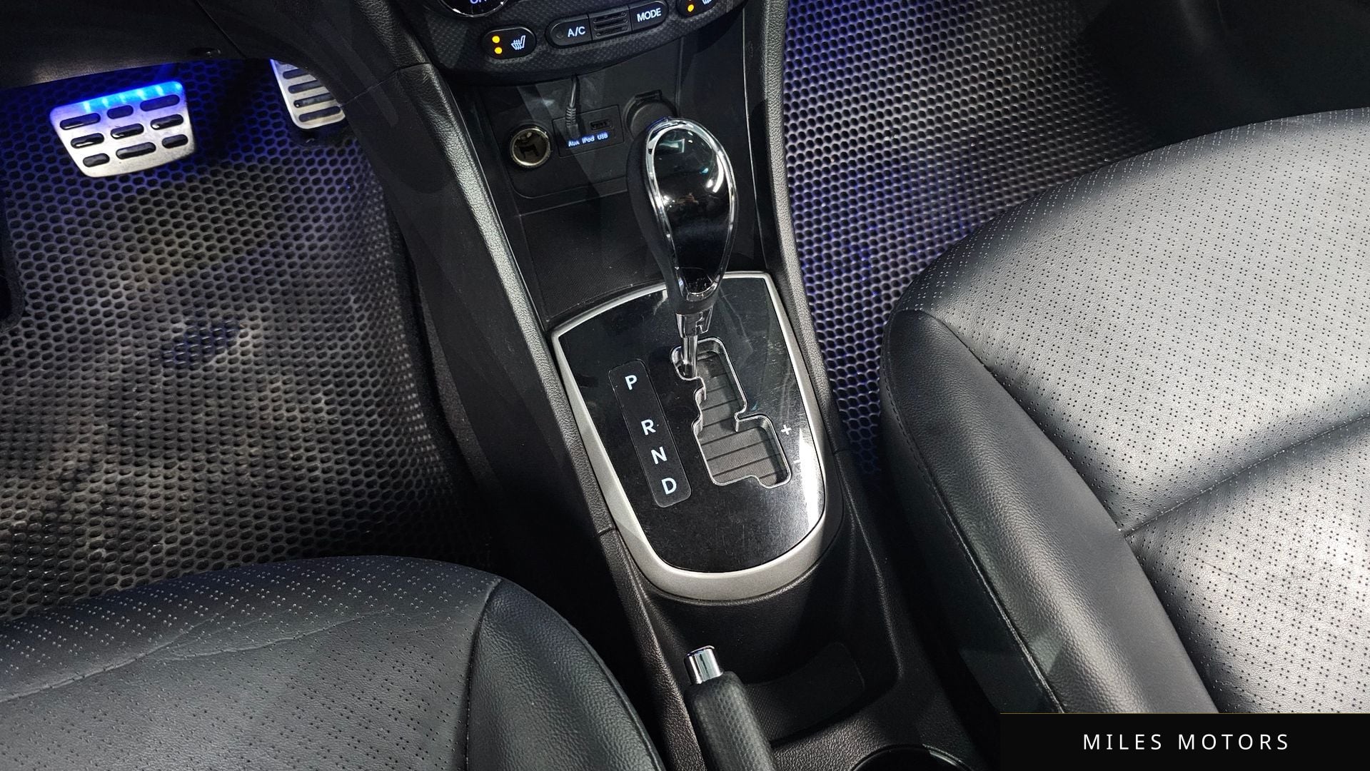Hyundai 엑센트(신형) 2011 — миниатюра 9