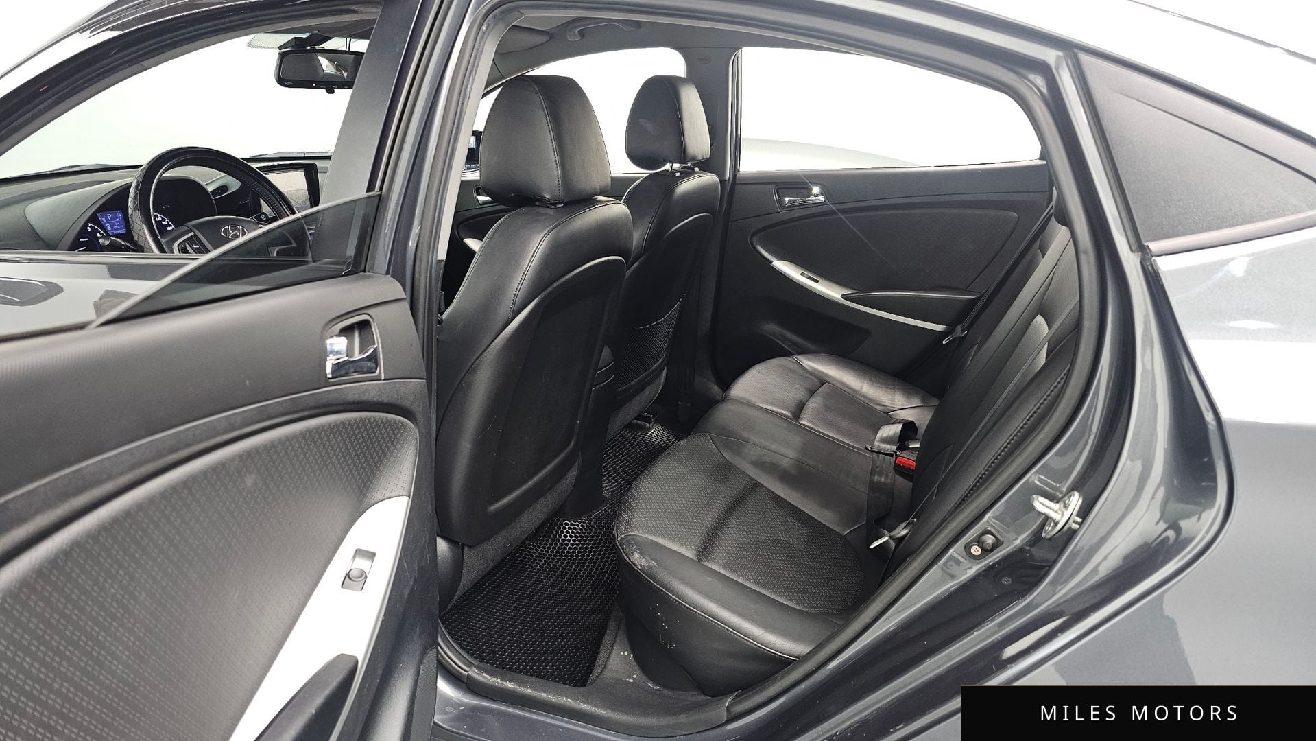 Hyundai 엑센트(신형) 2011 — миниатюра 12