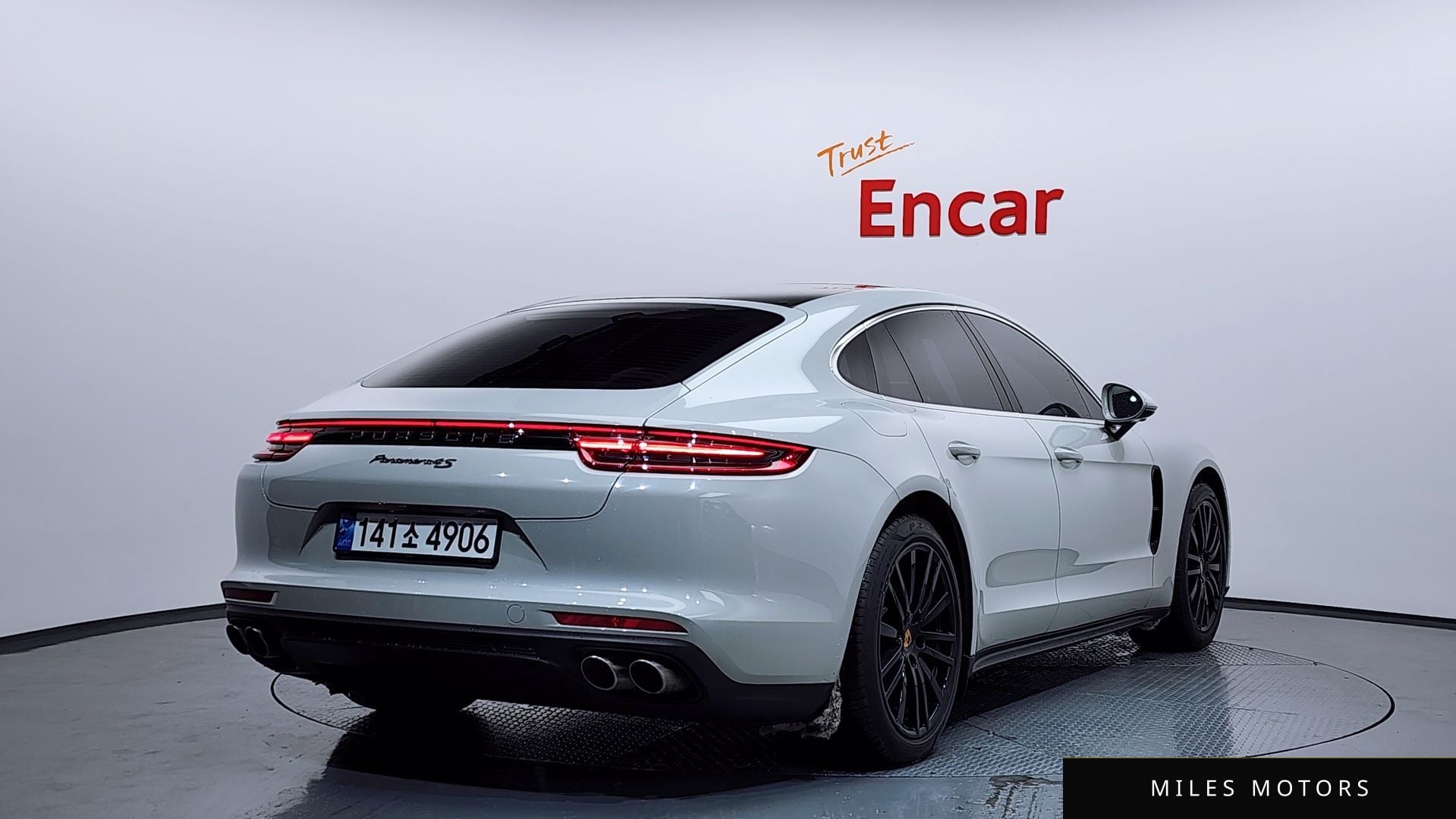 Porsche Panamera 2017 — миниатюра 2