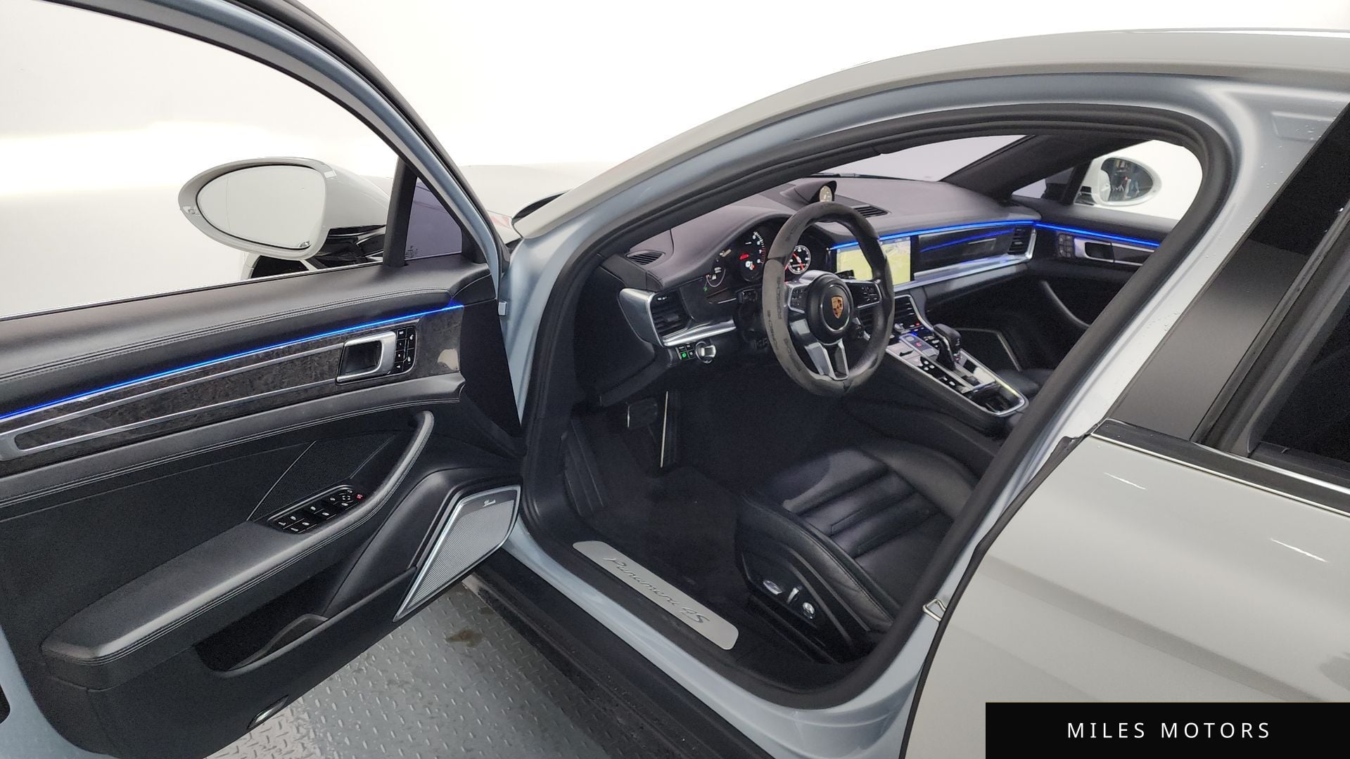 Porsche Panamera 2017 — миниатюра 10