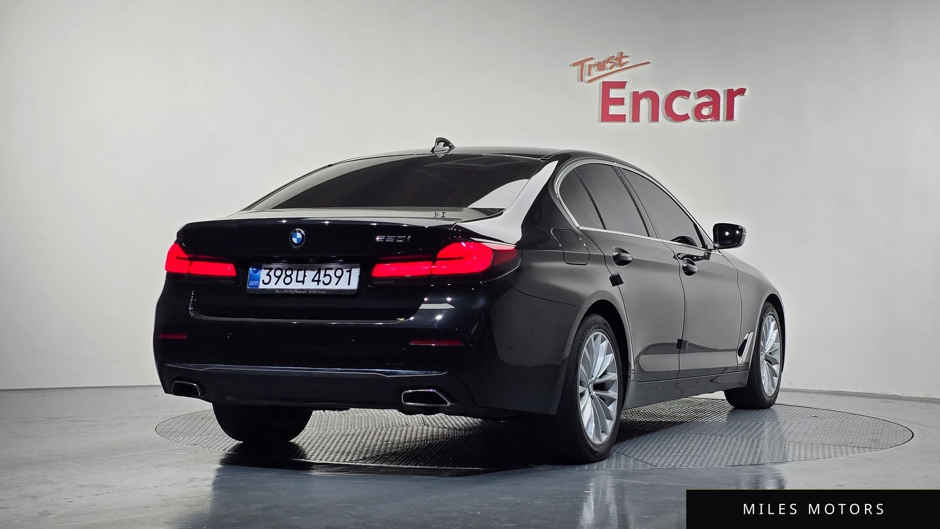 BMW 5 Series (G30) 2023 — миниатюра 2