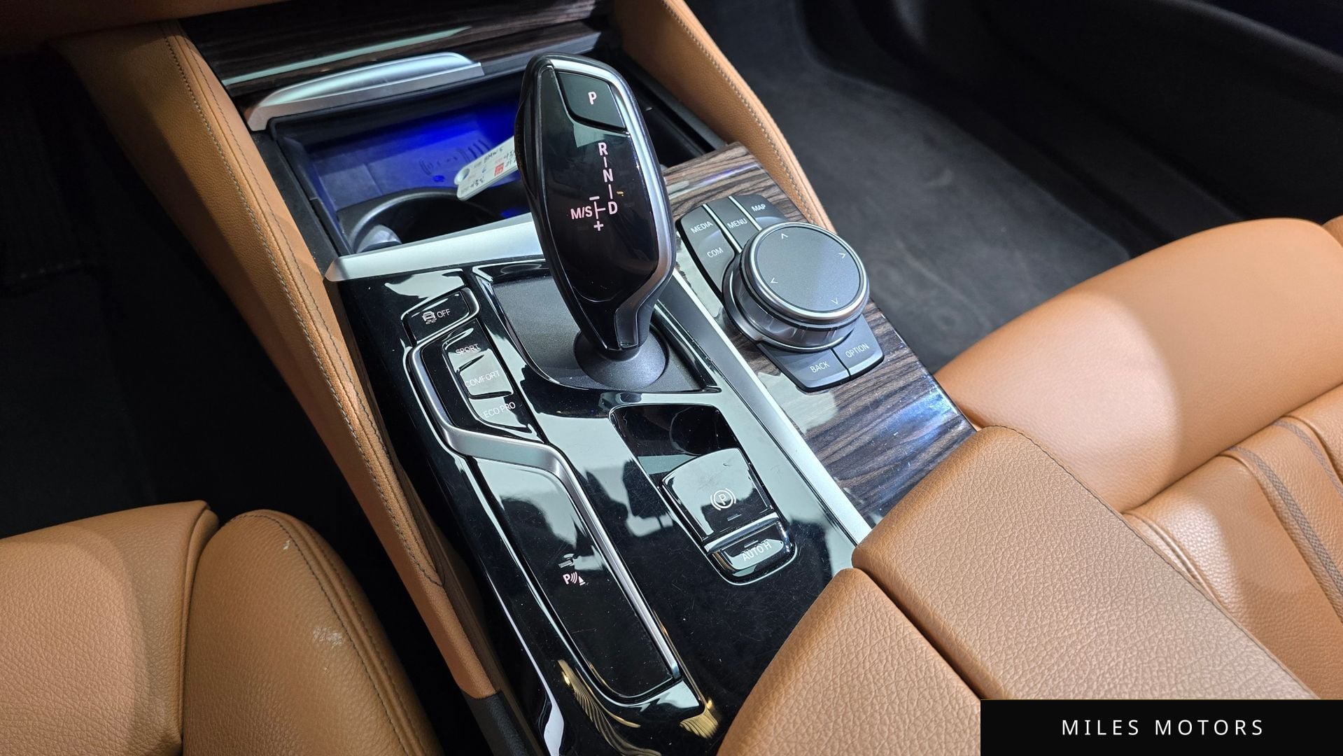 BMW 5 Series (G30) 2023 — миниатюра 9