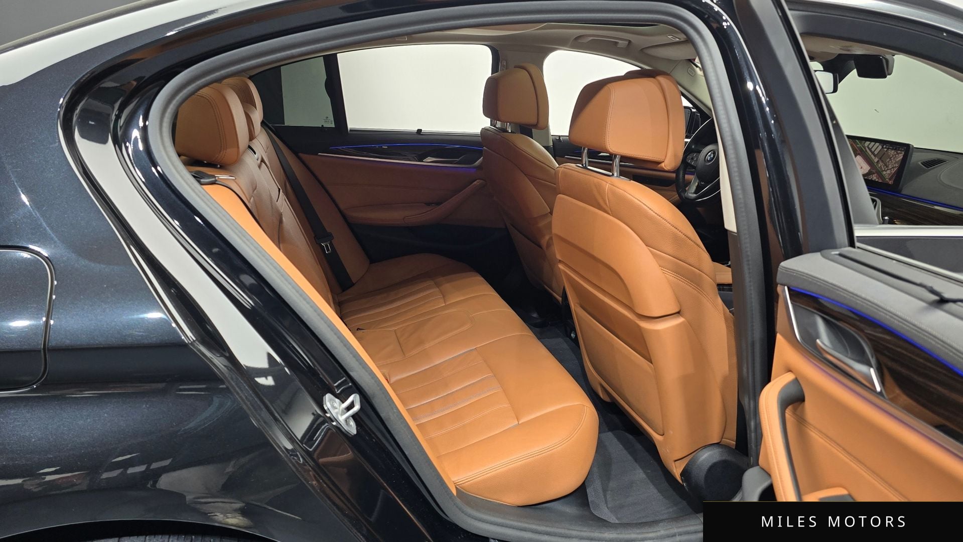 BMW 5 Series (G30) 2023 — миниатюра 12