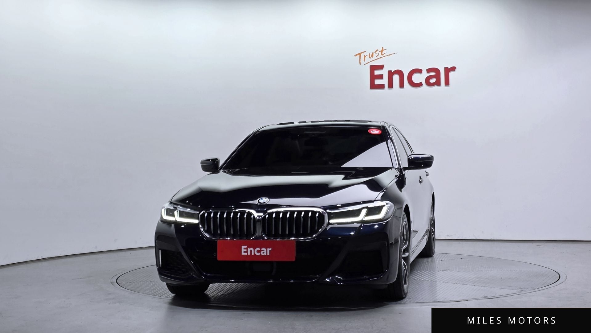 BMW 5 Series (G30) 2021 — миниатюра 3