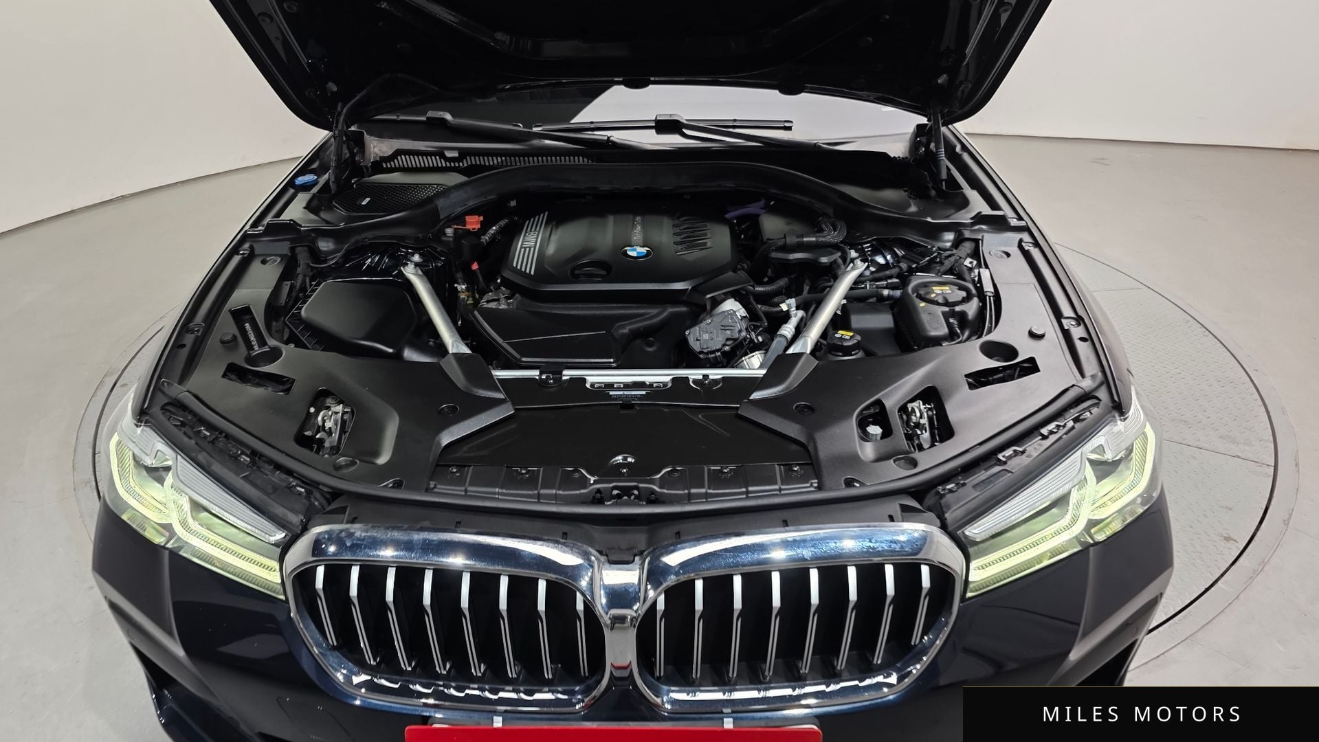 BMW 5 Series (G30) 2021 — миниатюра 6
