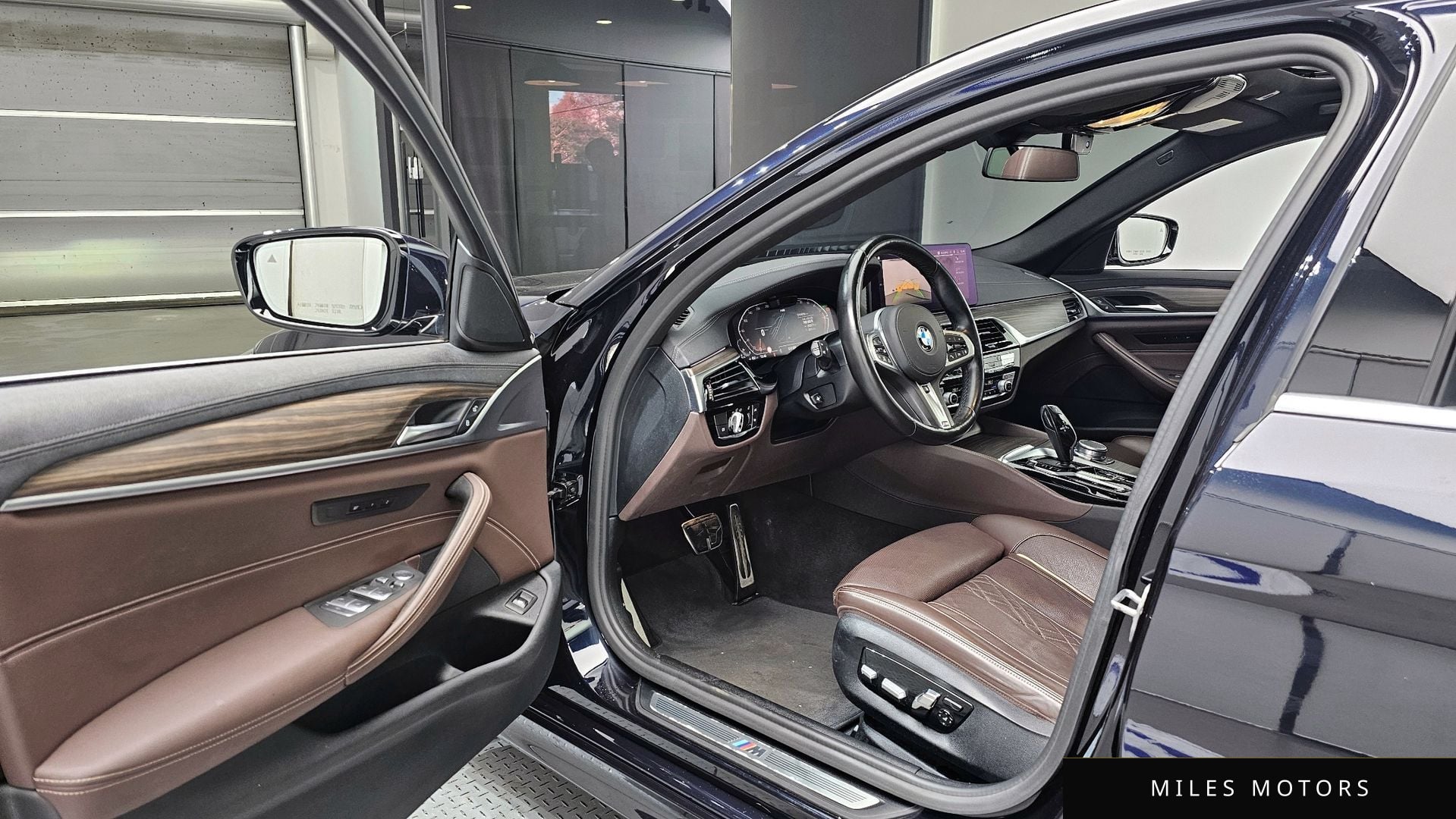 BMW 5 Series (G30) 2021 — миниатюра 11