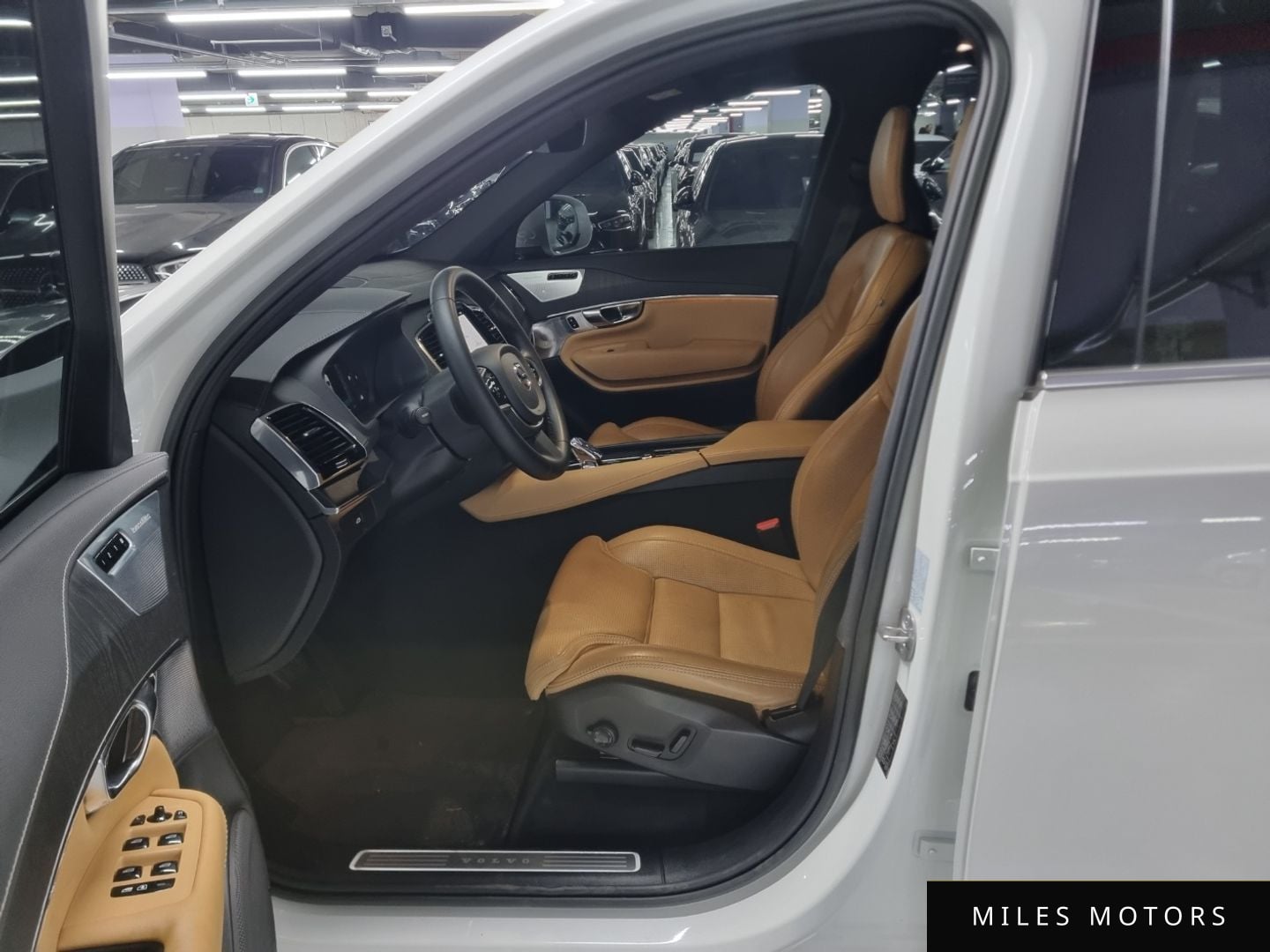 Volvo XC90 2023 — миниатюра 9
