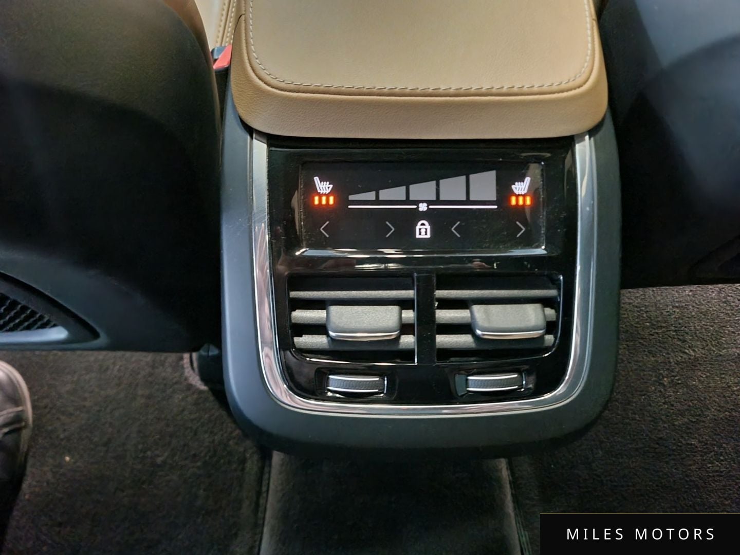 Volvo XC90 2023 — миниатюра 15