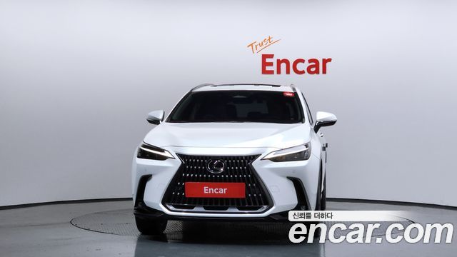 Лексус NX350h 2023 — миниатюра 3