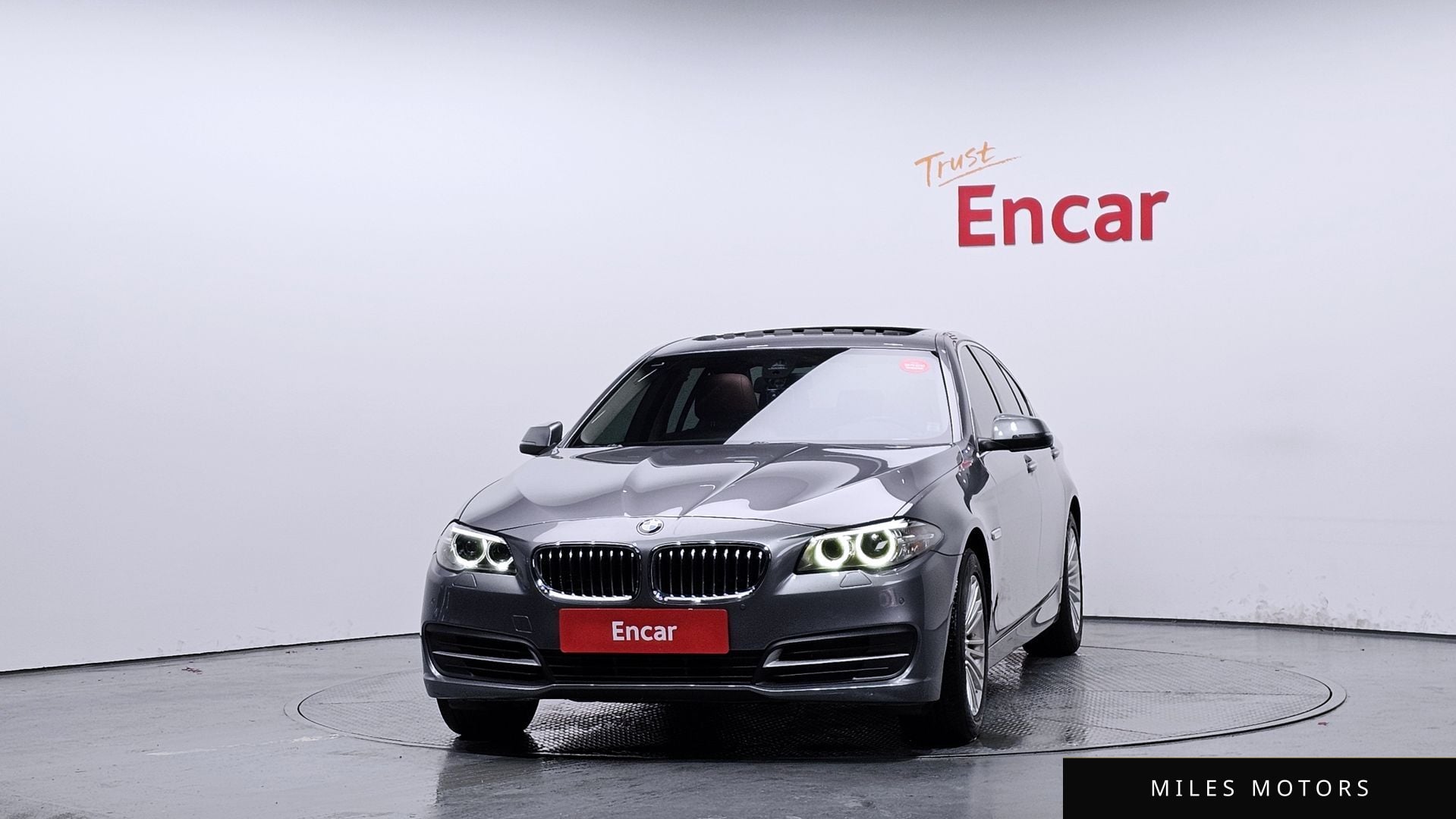 BMW 5 Series (F10) 2015 — миниатюра 3
