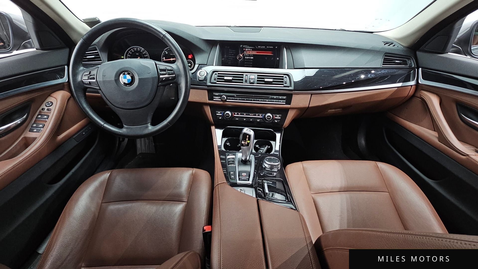 BMW 5 Series (F10) 2015 — миниатюра 7