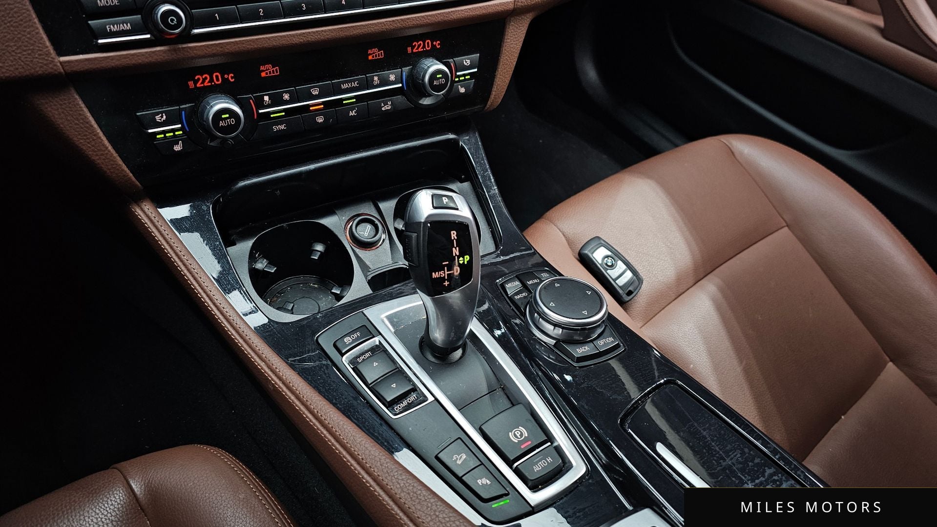 BMW 5 Series (F10) 2015 — миниатюра 9