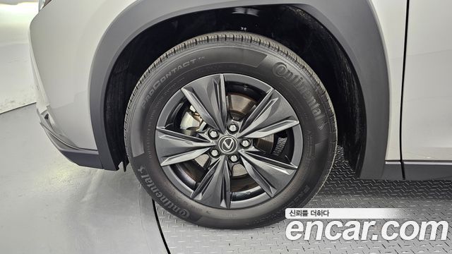 Лексус UX300h 2026 — миниатюра 5