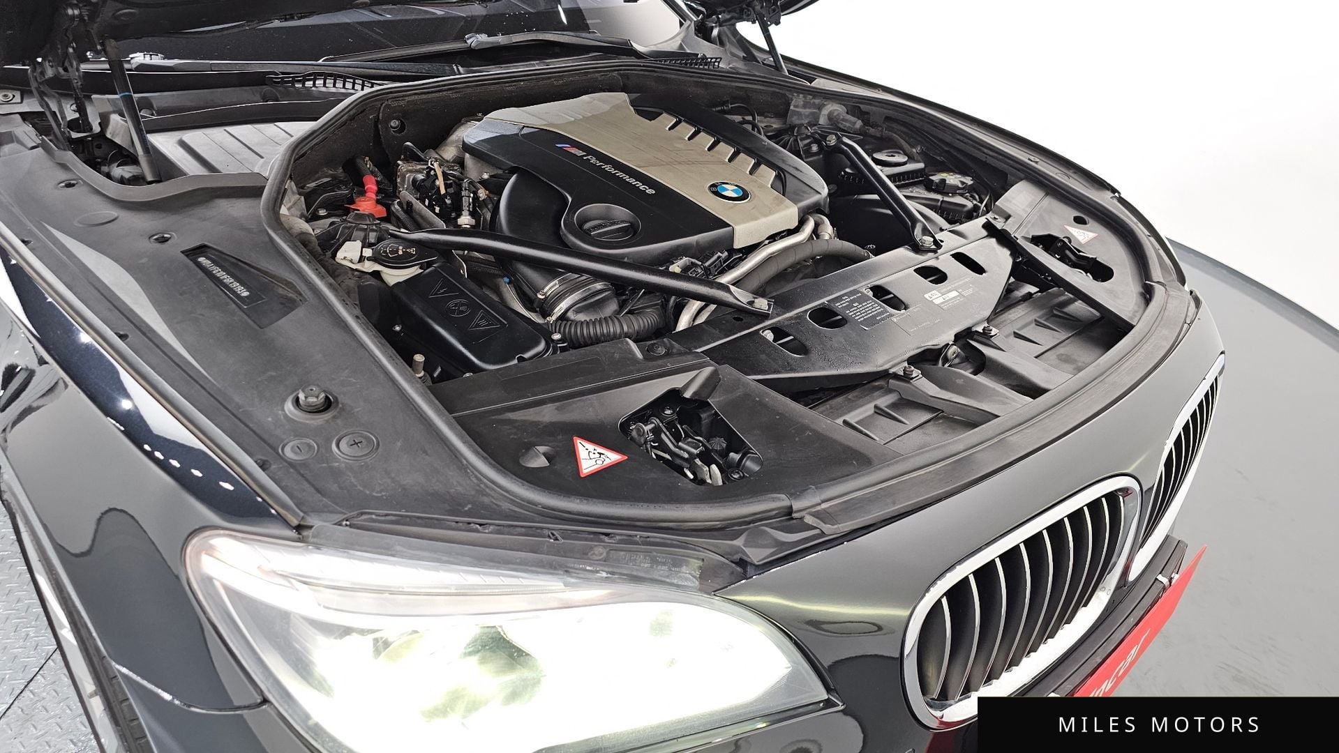 BMW 7 Series (F01) 2015 — миниатюра 6