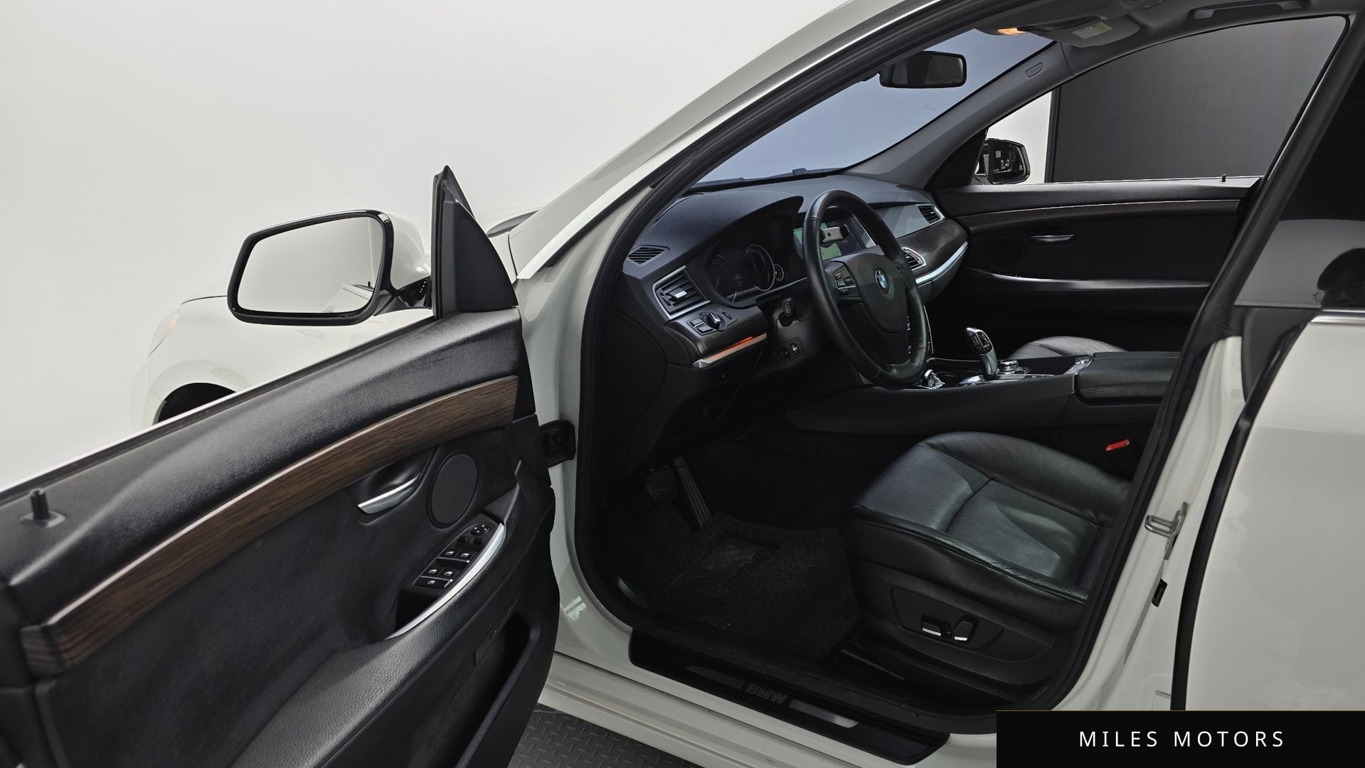 BMW 5 Series GT (F07) 2013 — миниатюра 12