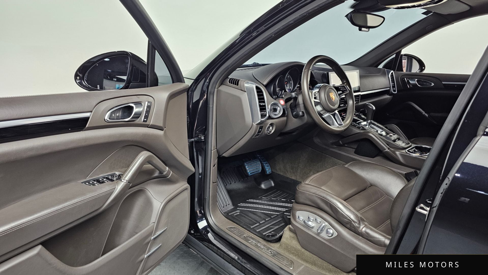 Porsche Cayenne 2015 — миниатюра 10