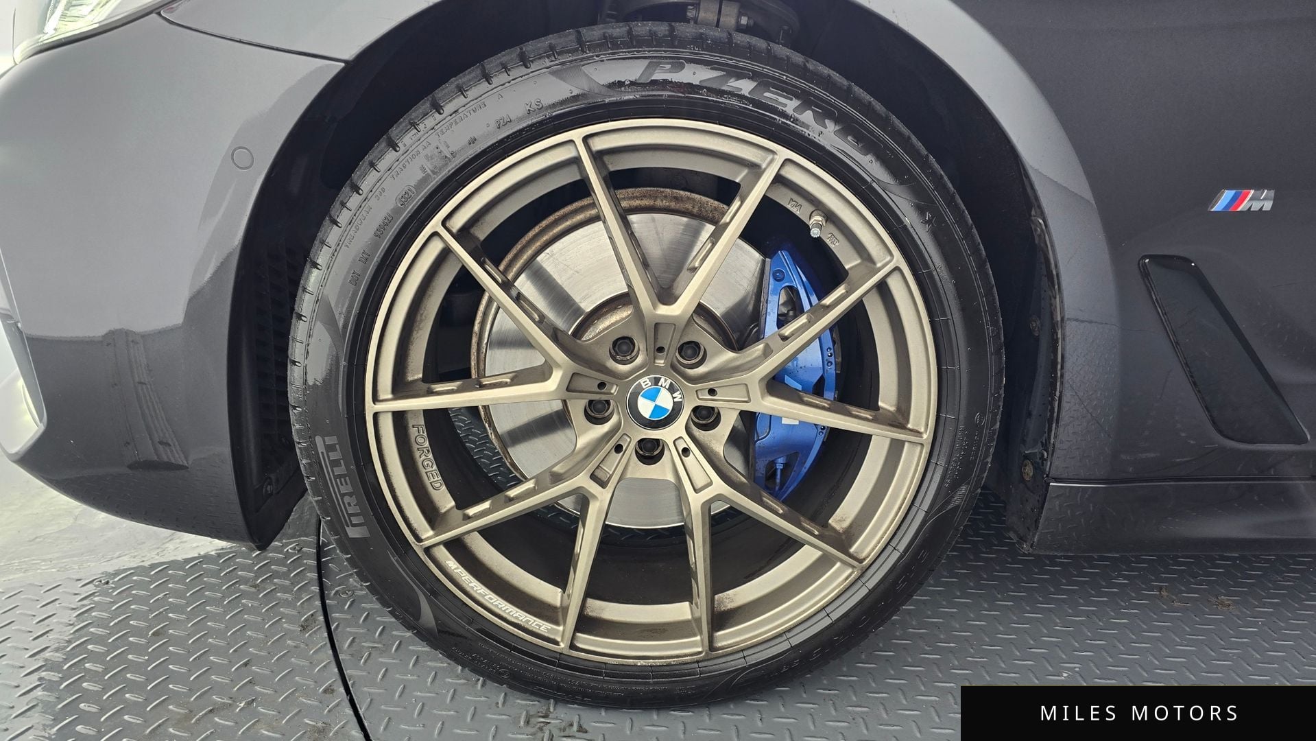 BMW 5 Series (G30) 2023 — миниатюра 5