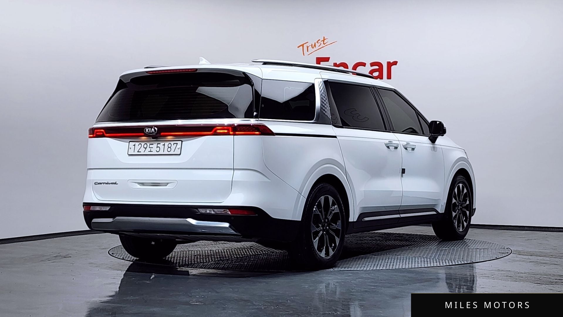 Kia Carnival 2021 — миниатюра 2
