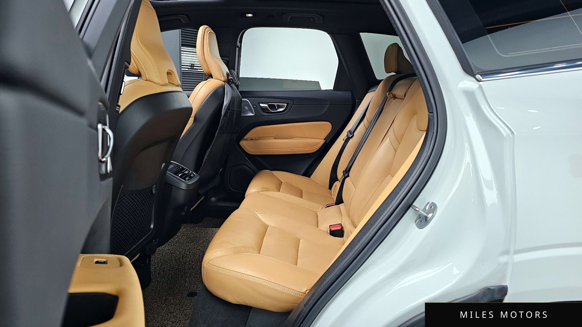 Volvo XC60 2022 — миниатюра 12