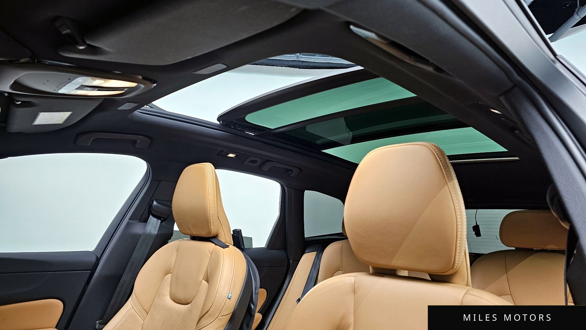 Volvo XC60 2022 — миниатюра 19